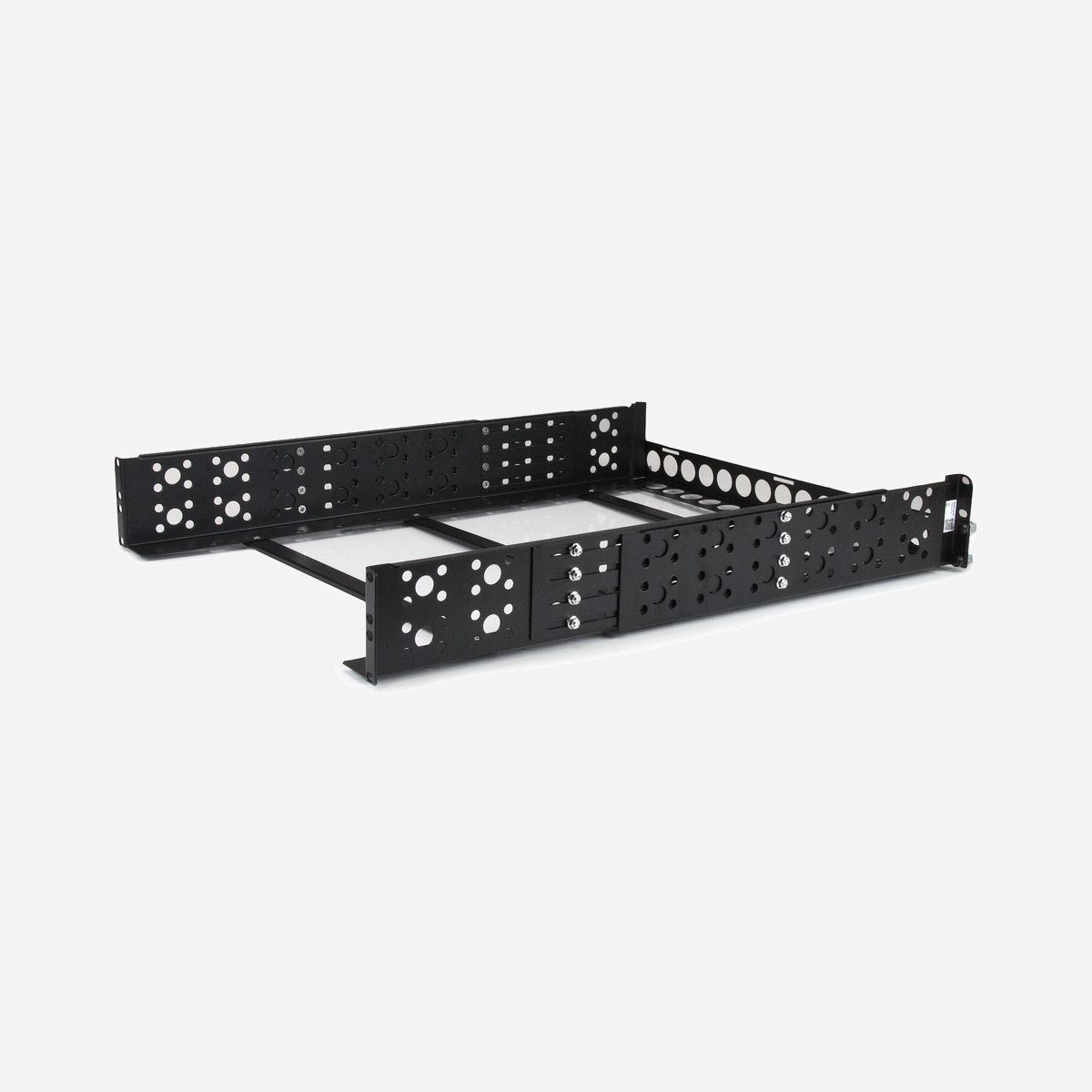 StarTech.com UNIRAILS2U Rails Universels 2U 19" Profondeur Réglable 42-105.4cm, Acier, Charge 45.3kg, Compatible EIA-310, Gestion Câbles, Kit Montage - Permet de monter des serveurs ou du matériel de réseau de 19 po à tout rack standard grâce à ces rails de rack universels, à profondeur réglable<br/><br/>Ces rails 2U pour rack de serveur vous permettent de monter du matériel non prévu pour une installation en rack, comme des racks de serveur pour bureau, du matériel de gestion de réseau ou des commutateurs KVM, sur votre rack de serveur de 19 po sans sacrifier 1U d'espace rack supplémentaire comme sur une étagère traditionnelle. Ils constituent également une très bonne solution pour monter du matériel dont les rails sont endommagés ou des équipements OEM supprimés, comme des serveurs Dell™, IBM®, HP® ou Apple dont les rails pour rack ne sont plus disponibles à la vente.<br/><br/>Ce produit est conforme aux exigences de l'accord Trade Agreements Act (TAA) du gouvernement fédéral des États-Unis et peut donc être acheté dans le cadre du programme gouvernemental de l'agence GSA.<br/><br/>Installez du matériel non destiné à être monté en rack sur 2U de rack<br/><br/>Ces rails pour rack vous donnent la possibilité de monter en rack du matériel non montable, en l'enserrant dans un cadre ouvert soutenu par trois solides barres transversales. Ainsi, vous pouvez installer ce type de matériel en montant les rails sur votre rack de serveur, avant de placer l'équipement voulu dans le support en-dessous. Pour le matériel présentant déjà des trous de montage, les rails présentent également de multiples schémas de montage pour une bonne fixation et davantage de sécurité.<br/><br/>Supports de montage universels s'adaptant à presque tous les racks de serveur de 19 po<br/><br/>Conformes à la norme EIA-310 concernant le matériel de montage en rack de 19 po, ces rails de montage sont universellement compatibles avec les racks de serveur de 19 po. De plus, leur profondeur est ajustable pour s'adapter à diverses tailles et configurations de racks. Enfin, ils comportent un panneau arrière de gestion de câbles qui est amovible, pour encore plus d'adaptabilité.<br/><br/>Durabilité maximale<br/><br/>Pour assurer la sécurité de votre matériel, ces rails de montage sont en acier laminé à froid. Ainsi, ils peuvent supporter jusqu'à 45 kg.<br/><br/>The StarTech.com Advantage<br/>