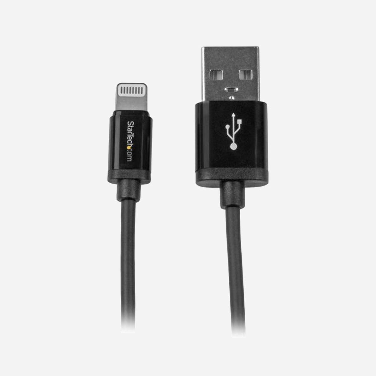 StarTech.com Câble Lightning vers USB A 1m Noir - Connecteurs Mâle/Mâle - Compatible iPhone/iPad/iPod - PVC - Contacts Nickel - USBLT1MB - Chargez et synchronisez vos appareils Apple®, compatibles Lightning<br/><br/>Le câble Lightning vers USB noir 1 m USBLT1MB pour iPhone®; iPod® et iPad® est proposé en noir pour s'adapter aux appareils mobiles noirs. Il offre une solution fiable pour la synchronisation et le chargement de vos appareils Apple® de nouvelle génération via le port USB de votre ordinateur PC ou Mac®.<br/><br/>De plus, le connecteur Lightning 8 broches réversible peut être branché sur votre appareil iOS qu'il soit à l'envers ou à l'endroit; il n'y a en effet pas de sens pour insérer le câble dans l'appareil.<br/><br/>Ce câble durable respecte les normes MFi d'Apple.<br/><br/>The StarTech.com Advantage<br/>