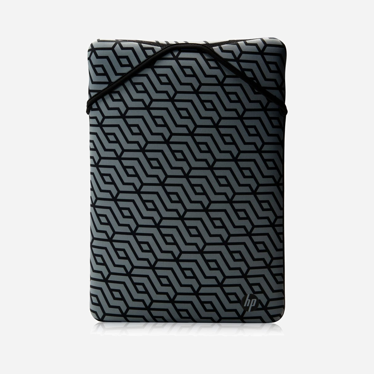 HP Housse Réversible 15.6" Néoprène Noir/Gris (Motif) - Dimensions Internes 400x285x10mm, Universel, Poids 190g, Référence 2F2L0AA - Protection fiable. Aspect réversible.<br>Avec un matériau en néoprène durable, cette housse réversible pour ordinateur portable permet de protéger votre PC contre les chocs et les rayures.