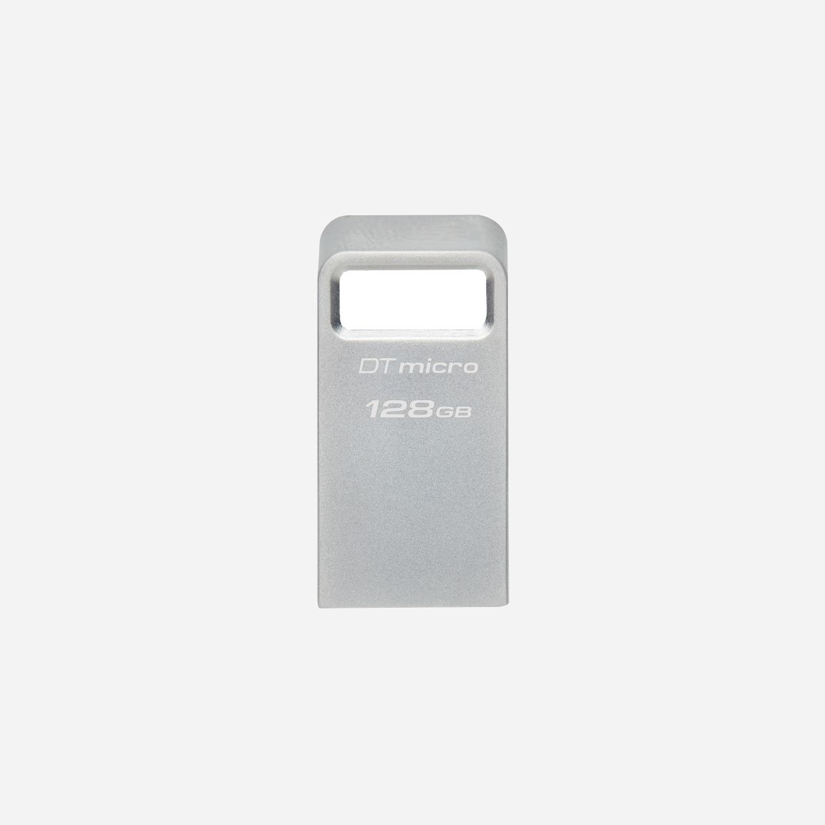 Kingston DataTraveler Micro 128Go USB 3.2 Gen 1 Type-A Métal 200Mo/s Lecture Compatible Windows/macOS/Linux DTMC3G2/128GB - DataTraveler® Micro est une clé USB ultra-compacte et légère, idéale pour un stockage Plug-and-Stay pratique, compatible avec les ordinateurs, les imprimantes, les consoles de jeu et plus encore. la clé USB dispose d'un boîtier métallique haut de gamme et d'un anneau porte-clés intégré ; elle est conçue pour rester dans les ports USB sans créer d'interférences. DT Micro offre des vitesses USB 3.2 Gen 1 jusqu'à 200 Mo/s en lecture* et jusqu'à 256 Go** de capacités pour transférer et stocker rapidement des fichiers volumineux tels que des films, de la musique, des jeux et des photos. <br><br><b>Design ultra-compact et Plug-and-Stay</b><br>Boîtier métallique haut de gamme, conçu pour rester dans un port USB avec peu d'interférences<br><br><b>15 fois plus rapide que les clés USB 2.0 standard*</b><br>Stockez et transférez rapidement du contenu avec des vitesses USB 3.2 hautes performances allant jusqu'à 200 Mo/s* en lecture<br><br><b>Hautes capacités</b><br>Stockage haute capacité jusqu'à 256 Go**