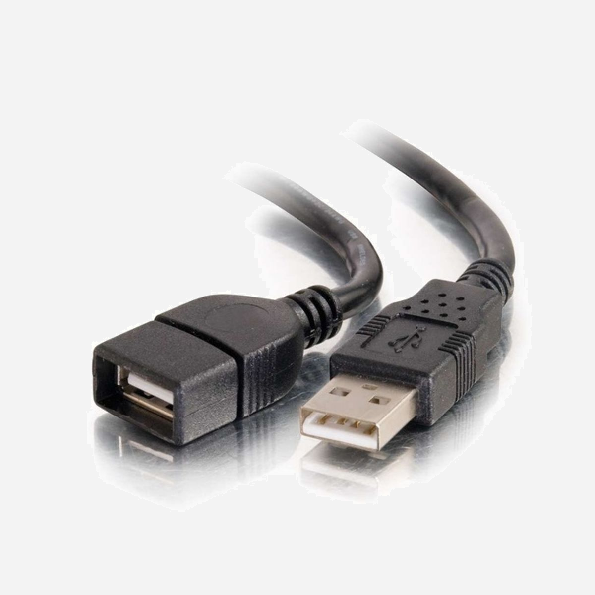 C2G Rallonge USB 2.0 2m Noir - Connecteur USB-A mâle vers USB-A femelle - Blindage EMI/RFI - Compatible PC/Mac - Référence 52107 - Lorsque vous avez besoin de longueur supplémentaire, ce câble rallongera la portée de votre câble USB A vers B existant. Le blindage par feuille et tresse limite les interférences électromagnétiques/radioélectriques (EMI/RFI), et la construction à paires torsadées permet de réduire la diaphonie pour garantir un transfert de données à haut débit et sans erreur. Compatible USB 2.0. Compatible PC et Mac.<br><br>Remarque : Ce câble n'est pas utilisable au-delà d'une longueur totale unique de 5 mètres. Pour des longueurs supérieures ou des appareils haute puissance, veuillez utiliser un câble de rallonge actif USB mâle A vers femelle A n° 39978 de 5 m.