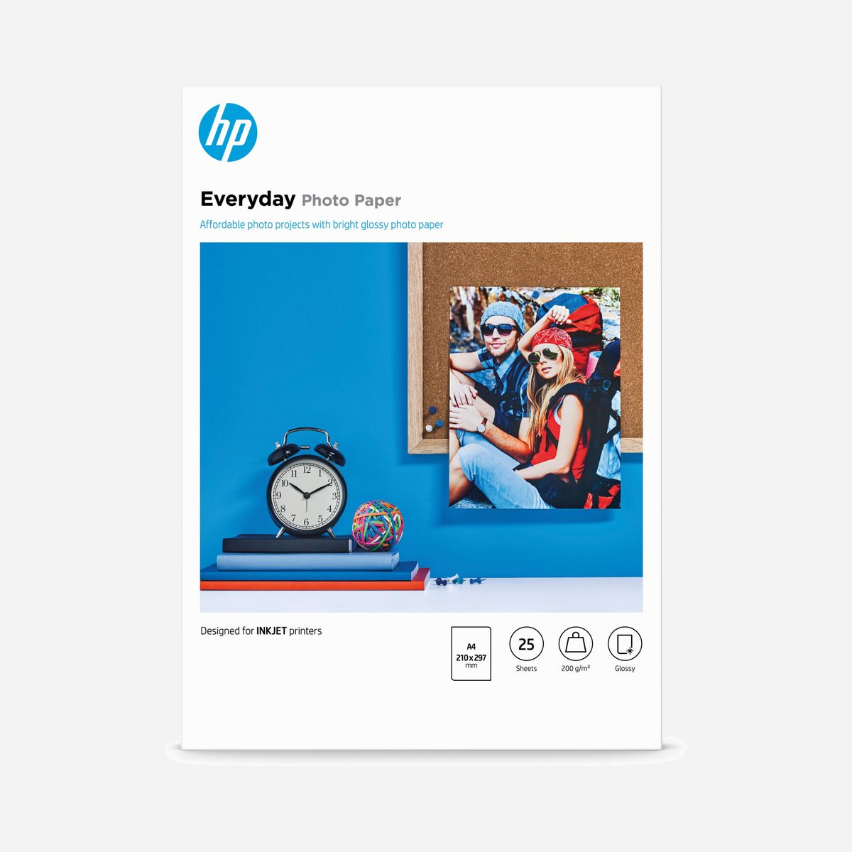HP Papier Photo Semi-Brillant A4, 200g/m², 25 Feuilles, Q5451A - Spécifications : 210 x 297 mm, Noir/Bleu/Blanc, Utilisation Imprimantes Jet d'Encre - Idéal pour les utilisateurs qui désirent un papier photo économique qui soit à la fois respectueux de l’environnement et efficace en matière d’impression domestique.<br><br>Imprimez des photos riches en couleur sur du papier recyclé à bas coût. Le papier brillant sèche rapidement pour une manipulation immédiate de vos tirages, et peut être utilisé avec les imprimantes à jet d’encre.