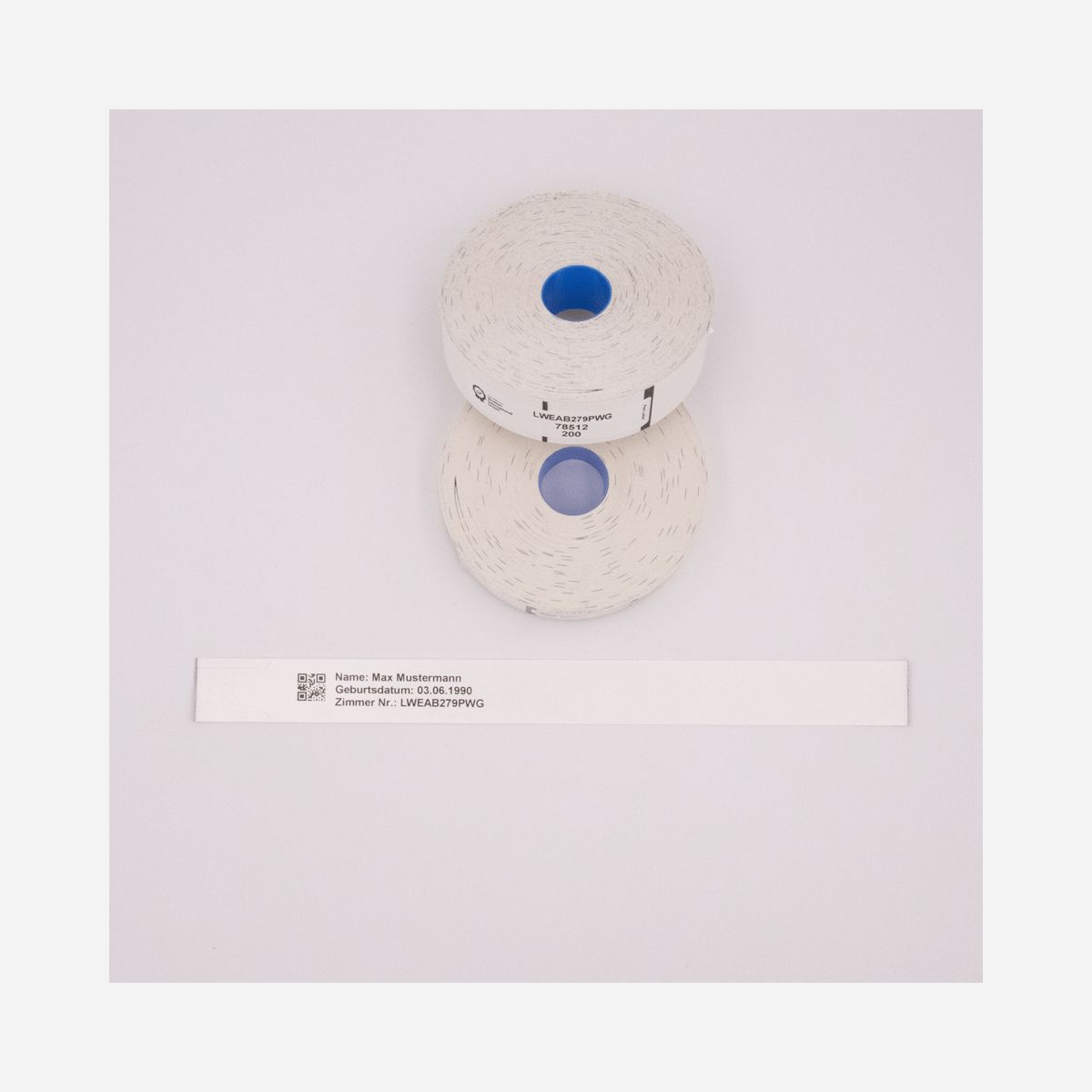 Brother LWEAB279PWG Étiquette Adhésive Blanche 27,9cm x 2,5cm - Paquet de 200 Étiquettes pour Imprimante d'Étiquettes Adhésives - Brother LWEAB279PWG. Couleur du produit: Blanc, Type d'étiquette: Imprimante d'étiquette adhésive. Largeur d'étiquette: 27,9 cm, Hauteur d'étiquette: 2,5 cm. Quantité: 1 pièce(s). Étiquettes par paquet: 200 pièce(s)