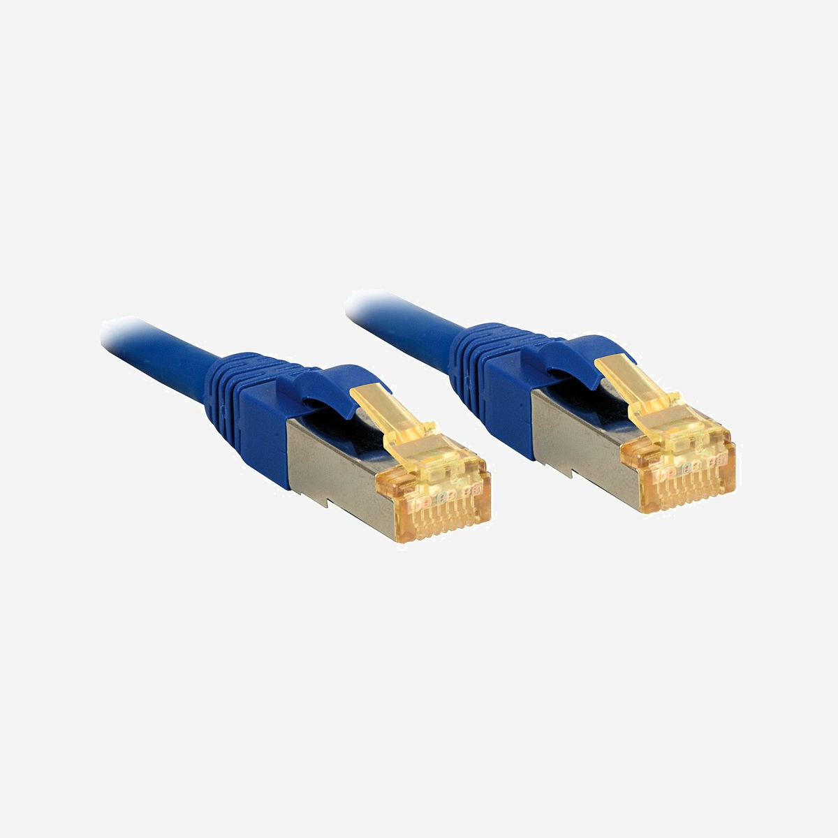 Lindy 47278 Câble Réseau Cat7 S/FTP 1.5m Bleu, RJ45 Mâle-Mâle, Contacts Or, 600MHz, 10GBase-T, AWG26 - Câble réseau S/FTP LSZH Cat.7 S/FTP avec connecteurs Cat.6A prenant en charge une bande passante jusqu'à 600MHz et doté d'un système anti-accroc avec contacts plaqués or pour normes Ethernet jusqu'à 10 GBase-T.<br><br>Le matériau du câble Cat.7 pour des fréquences de fonctionnement jusqu'à 600 MHz avec blindage tressé total et blindage par feuille englobant les paires (S/FTP) a été développé pour une utilisation dans les centres de données, salles de serveurs, montage en rack réseaux et armoires de commande, etc. pour les réseaux jusqu'à 10GBaseT. Ces câbles sont fabriqués et testés selon la spécification ISO/IEC 11801. Les câbles sont emballés individuellement dans un sachet individuel.<br><br>Les contacts dorés garantissent des connexions fiables et anticorrosion sur le long terme. La conception robuste et le manchon anti-accroc évite d'endommager le loquet du connecteur lors du montage et de la déconnexion.<br><br>Ce produit utilise des câbles de catégorie 7. La norme Cat.7 définissait à l'origine les connecteurs GG45, qui étaient destinés à parfaire le RJ45, mais qui n'ont pas pu s'établir sur le marché. Entre-temps, le connecteur RJ45 a été développé pour répondre facilement aux exigences de la Cat.7, mais n'a jamais été défini pour la Cat.7, c'est pourquoi le marquage sur le câble se lit comme suit : "Cordon de raccordement S/FTP Cat.6A avec câble brut 600MHz".