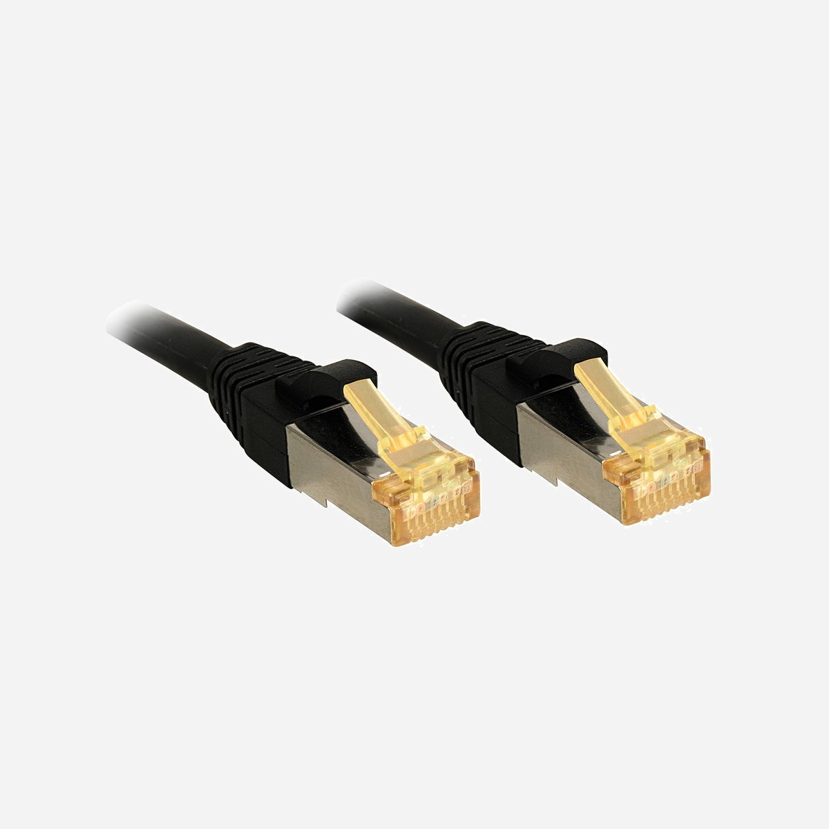 Lindy 47311 Câble Réseau Cat7 S/FTP (S-STP) Noir 5m, Connecteurs RJ-45 Plaqué Or, 600MHz, 10GBase-T, AWG26 - Câble réseau S/FTP LSZH Cat.7 S/FTP avec connecteurs Cat.6A prenant en charge une bande passante jusqu'à 600MHz et doté d'un système anti-accroc avec contacts plaqués or pour normes Ethernet jusqu'à 10 GBase-T.<br><br>Le matériau du câble Cat.7 pour des fréquences de fonctionnement jusqu'à 600 MHz avec blindage tressé total et blindage par feuille englobant les paires (S/FTP) a été développé pour une utilisation dans les centres de données, salles de serveurs, montage en rack réseaux et armoires de commande, etc. pour les réseaux jusqu'à 10GBaseT. Ces câbles sont fabriqués et testés selon la spécification ISO/IEC 11801. Les câbles sont emballés individuellement dans un sachet individuel.<br><br>Les contacts dorés garantissent des connexions fiables et anticorrosion sur le long terme. La conception robuste et le manchon anti-accroc évite d'endommager le loquet du connecteur lors du montage et de la déconnexion.<br><br>Ce produit utilise des câbles de catégorie 7. La norme Cat.7 définissait à l'origine les connecteurs GG45, qui étaient destinés à parfaire le RJ45, mais qui n'ont pas pu s'établir sur le marché. Entre-temps, le connecteur RJ45 a été développé pour répondre facilement aux exigences de la Cat.7, mais n'a jamais été défini pour la Cat.7, c'est pourquoi le marquage sur le câble se lit comme suit : "Cordon de raccordement S/FTP Cat.6A avec câble brut 600MHz".