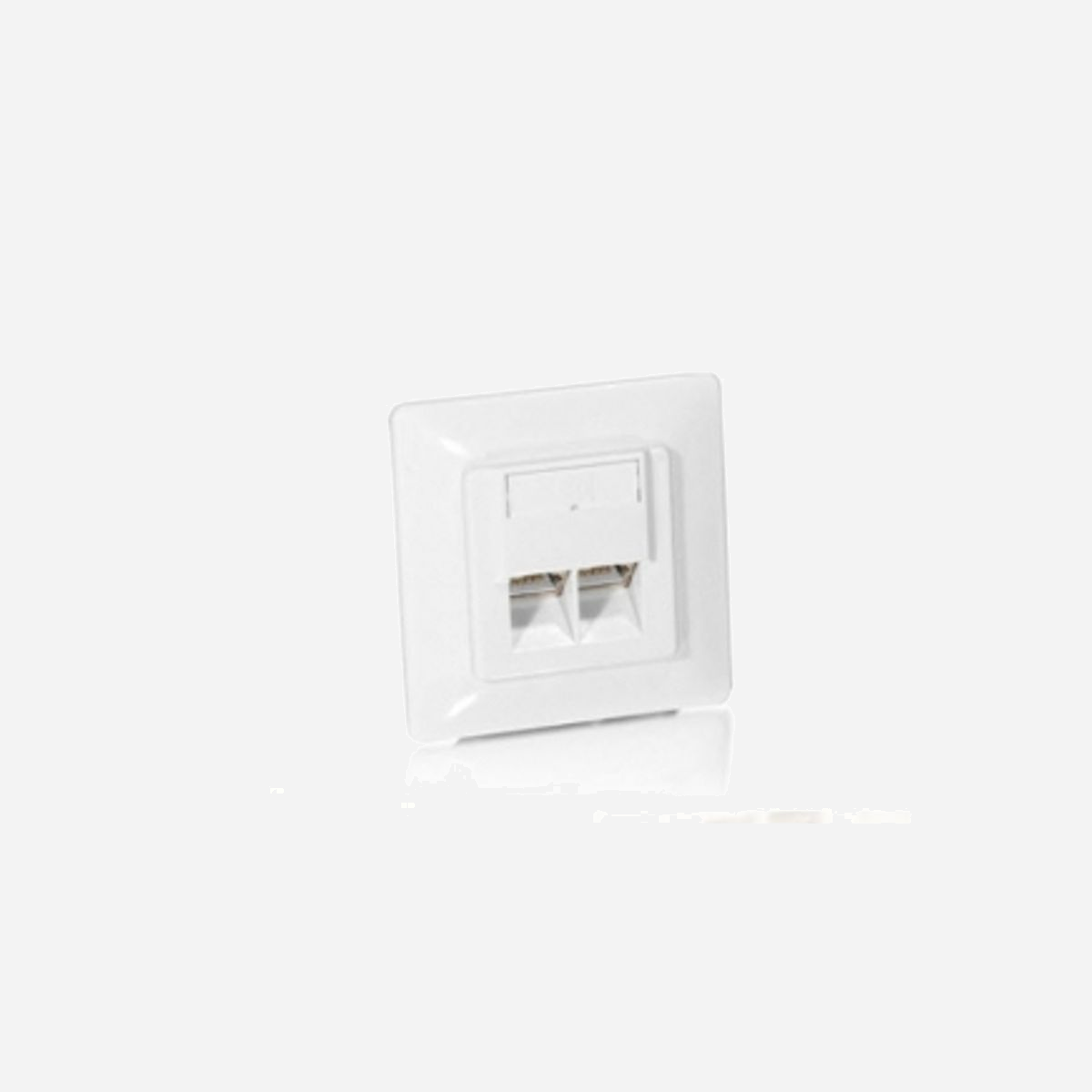 Equip 125723 : Double Prise RJ-45 Cat.5e Blanc - Dimensions 80x39x80mm, Boîtier Plastique, Montage Mural, Poids 233g - Equip 125723. Type de douille: RJ-45, Catégorie du cable réseau: 5e. Couleur du produit: Blanc, Matériau du boîtier/corps: Plastique. Largeur: 80 mm, Profondeur: 39 mm, Hauteur: 80 mm. Largeur du colis: 85 mm, Profondeur du colis: 89 mm, Hauteur du colis: 85 mm