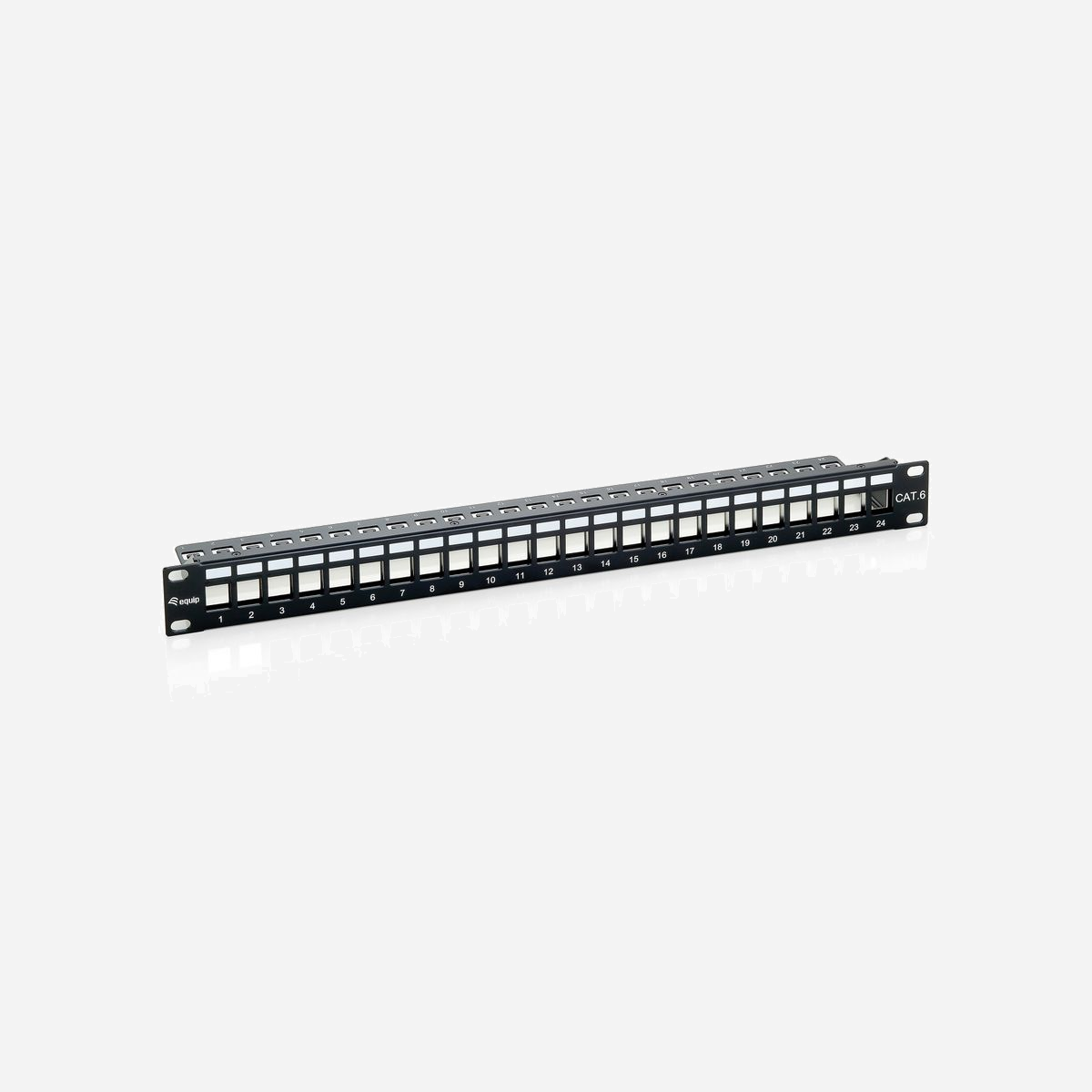 Equip 76912407201 : Baie de Branchements 1U 24 Ports Cat6, Montage Rack 19", Dimensions 92.5x483x44.5mm, Noir, Gestion des câbles - Equip 76912407201. Types de câbles soutenus: Cat6. Couleur du produit: Noir, Montage: Montage de rack, Capacité du rack: 1U. Largeur: 92,5 mm, Hauteur: 483 mm, Profondeur: 44,5 mm. Largeur du colis: 110 mm, Profondeur du colis: 50 mm, Hauteur du colis: 500 mm. Pays d'origine: Chine