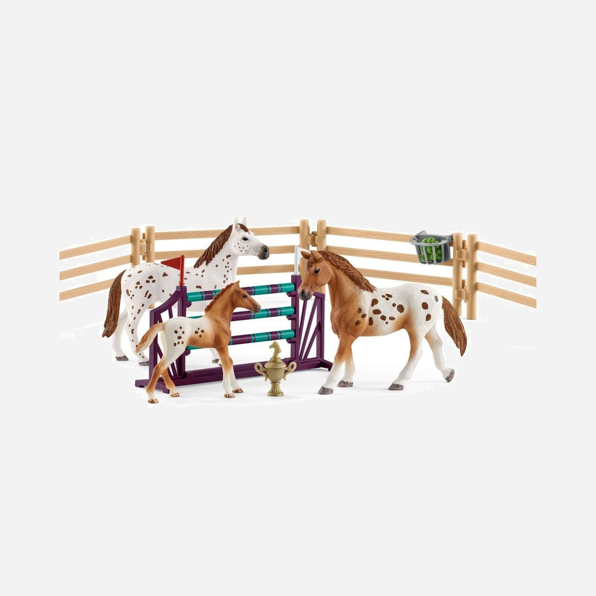 schleich HORSE CLUB 42433 Entraînement au Concours Lisa, Ensemble de jeu avec 3 Figurines, Accessoires, 5-12 ans, Multicolore, Dimensions 245x52x190 mm - Lisa s’occupe de l’entraînement des Appaloosas pour le concours à venir. Un jour, alors que Lisa se rendait à l’enclos des Appaloosas, elle a vu la jument en train de sauter des obstacles, alors que les Kramers avaient prévu qu’elle s’fasse de l’équitation Western. Depuis, elles s’entraînent secrètement toutes les deux. Curieux, le petit poulain tacheté ainsi que le hongre Appaloosa observent la scène depuis leur enclos. Les figurines Schleich sont toutes modélisées en détail et soigneusement peintes à la main ; elles assurent des jeux à forte valeur pédagogique.