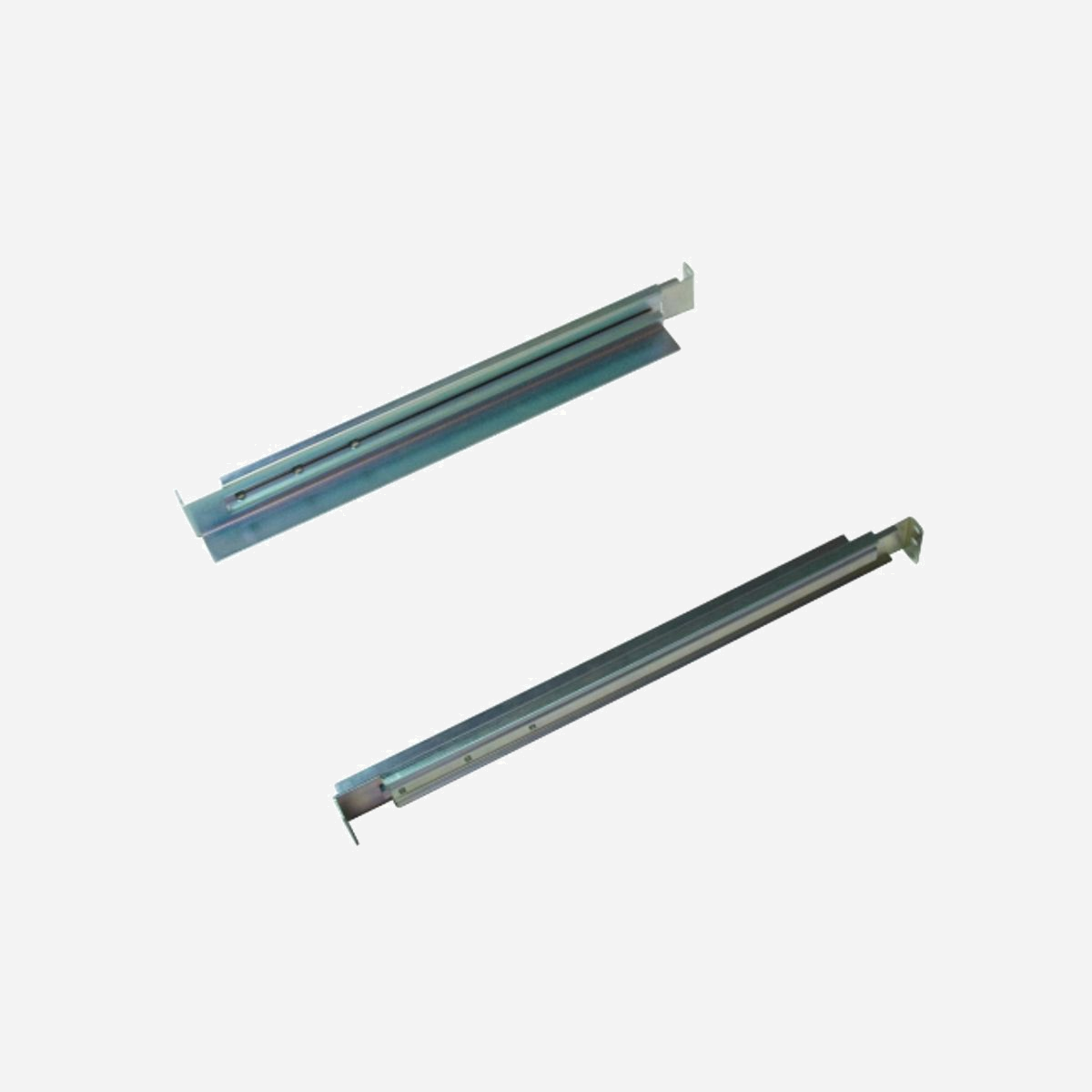 CyberPower 4POSTRAILKIT1832 Rail d'Étagère Métallique 1U pour Rack 19" (Dimensions Colis: 55x475x65mm, Poids: 1.52kg) - CyberPower 4POSTRAILKIT1832. Type: Rail d’étagère, Couleur du produit: Métallique, Capacité du rack: 1U. Poids: 1,52 kg. Largeur du colis: 55 mm, Profondeur du colis: 475 mm, Hauteur du colis: 65 mm