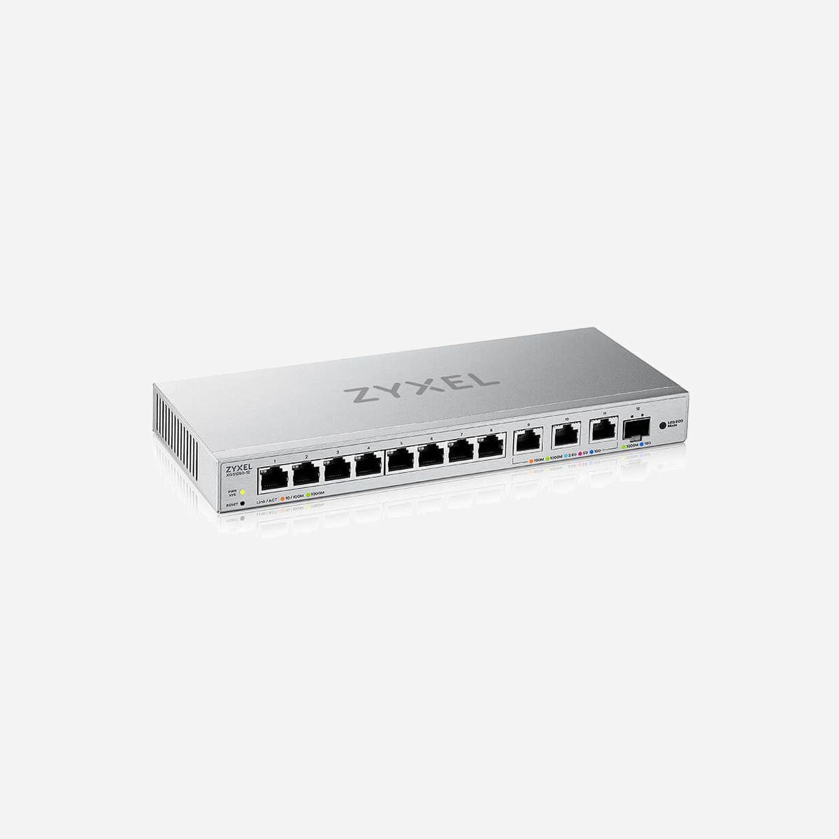 Zyxel XGS1250-12 Switch Géré L2 11x10G Ethernet RJ-45 + 1xSFP+ 96Gbit/s QoS VLAN Support MIB Boîtier Aluminium/Fer Montage Mural - Zyxel XGS1250-12. Type de commutateur: Géré, Banc de commutateurs: L2. Type de port Ethernet RJ-45 de commutation de base: 10G Ethernet (100/1000/10000), Quantité de ports Ethernet RJ-45 de commutation de base: 11. Full duplex. Répertoire MAC: 16000 entrées, Capacité de commutation: 96 Gbit/s. Standards réseau: IEEE 802.3, IEEE 802.3ab, IEEE 802.3ae, IEEE 802.3an, IEEE 802.3az, IEEE 802.3u, IEEE 802.3x. Connecteur d'alimentation: DC-in jack. Montage mural