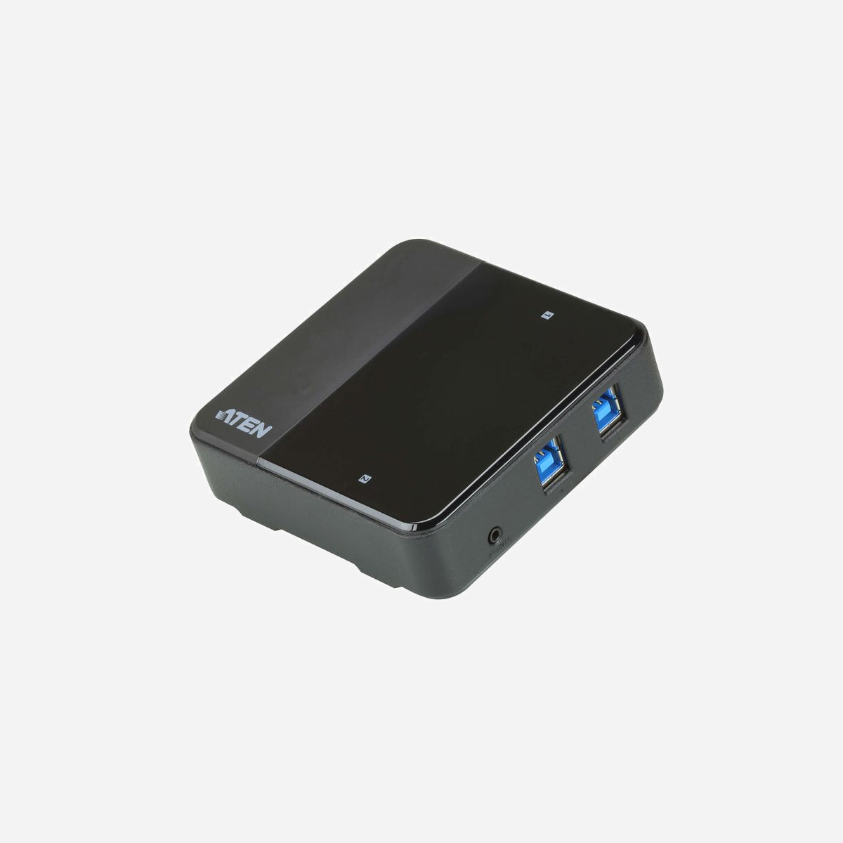 ATEN US3324-AT : Commutateur USB 3.2 Gen1 2x4 ports, 5Gbit/s, contrôle distant, 2x câbles USB Type B vers A (1.2m), 1x câble USB Type B vers C (1.8m) - Le US3324 d'ATEN est un appareil de partage des périphériques USB 3.2 Gen1 à 2 ports qui permet aux utilisateurs de partager quatre périphériques USB entre 2 ordinateurs différents en utilisant des câbles USB 3.2 Gen 1 Type B vers Type A.<br>1x Commutateur de partage des périphériques USB 3.2 Gen à 2 x 4 ports<br>2x Câbles USB 3.2 Gen 1 Type B à Type A de 1,2 M<br>1x Câbles USB 3.2 Gen 1 Type B à Type C de 1,8 M<br>1x Sélecteur de port distant<br>1x Instructions utilisateur