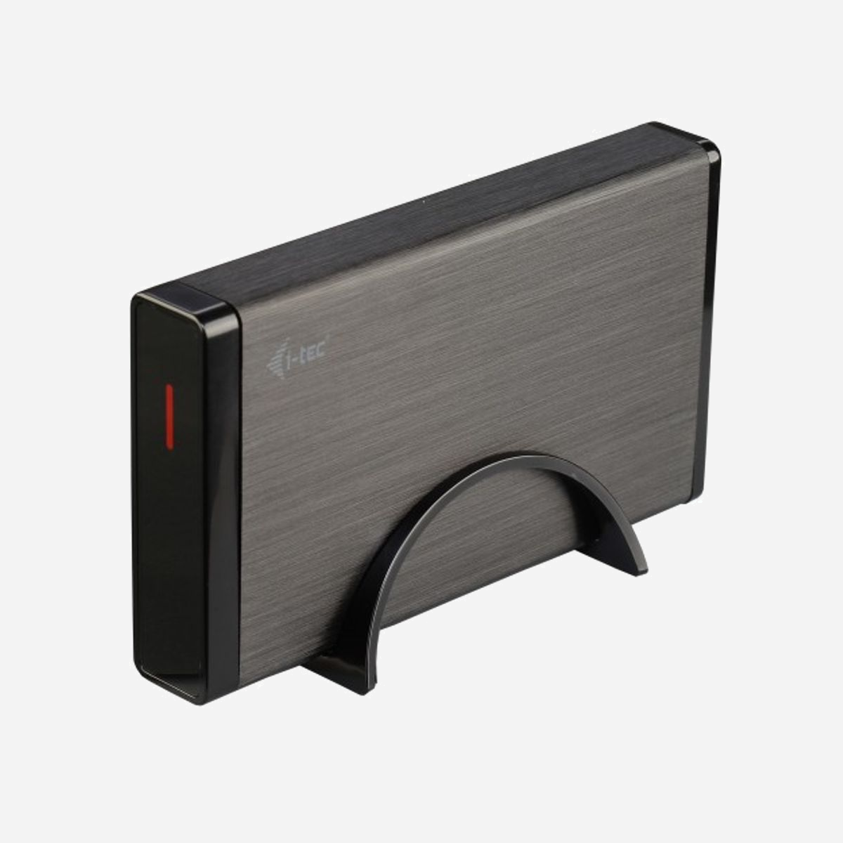 i-tec MYSAFE35U401 - Boîtier Externe HDD 3.5" SATA I/II/III USB 3.2 Gen 1 (5 Gbps) Aluminium Noir/Métal - Alimentation Secteur - Compatible Windows - ADVANCE Series représente une ligne des accessoires i-tec plus avancés qui vous donne la possibilité d’utiliser des hautes technologies de produits, avec un design moderne et emballage exclusif.'<br><br> USB 3.0 Advance Black HDD est un boîtier externe pour tous les disques durs 3.5" SATA I, II, III. La connexion à travers l’USB 3.0 facilite une transmission vite et facile des données (jusqu’à 5 Gbps) Il est, bien sûr, compatible réversiblement avec l’USB 2.0 ou 1.1.<br><br> La structure en aluminium, bien résistante, du boîtier assure une évacuation efficace et optimale de la chaleur ainsi qu’une bonne protection du disque dur. Un petit pied de support pour boîtier qui fait partie intégrante de l’emballage, rend possible que vous ayez son boîtier posé en position verticale sur votre table bureau, ce qui vous facilite de gagner plus de la place dans les limites de votre l’espace de travail.<br><br> Le montage du disque dur et très facile, il ne vous occupera que quelques minutes.