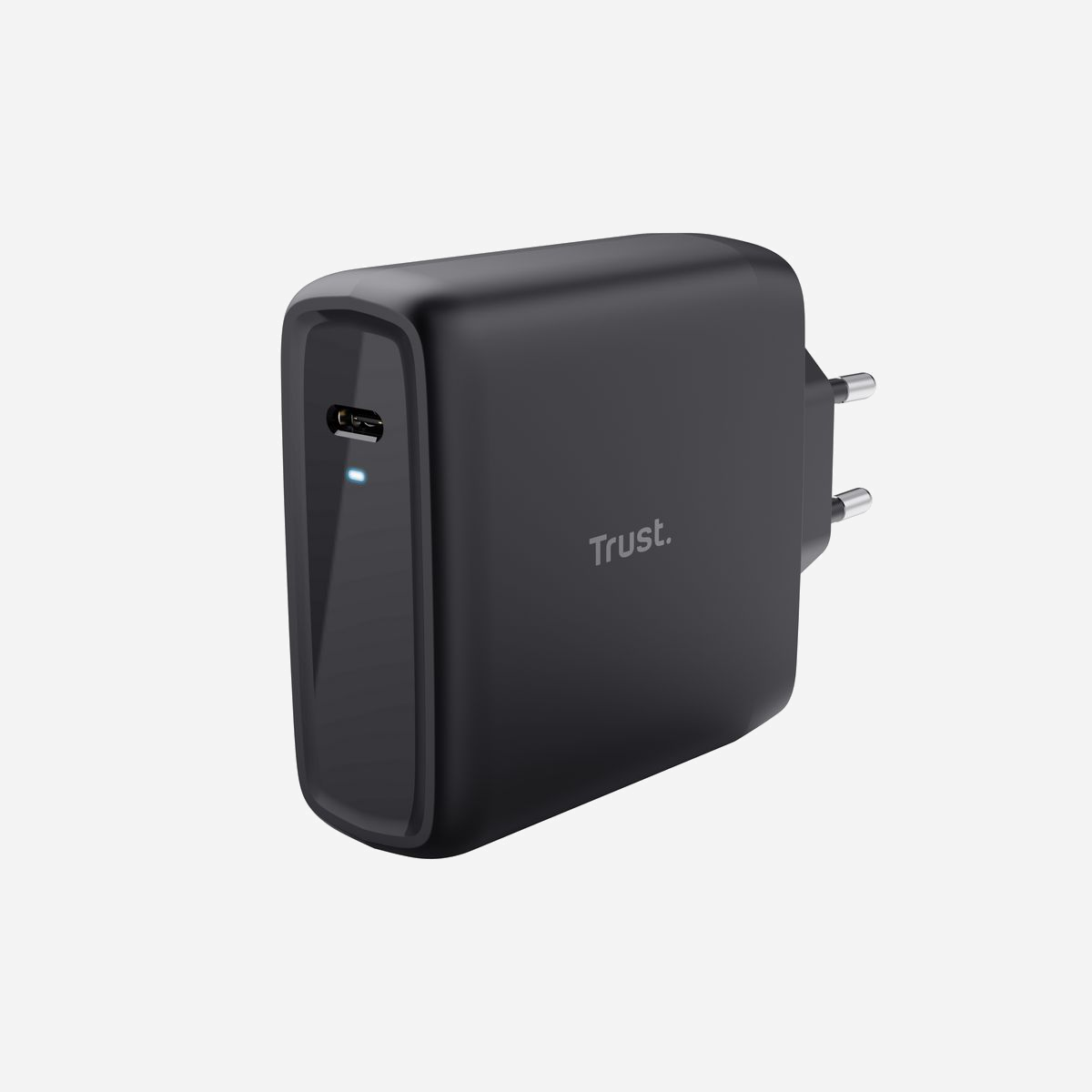Trust Chargeur Secteur Universel USB-C 100W Noir, Câble USB-C 2m, Power Delivery 3.0, 1 Port, 100-240V, Protections Surtension/Surchauffe/Surintensité - Chargeur puissant USB-C 100 W avec câble USB-C de 2 m inclus<br><br><b>Vous avez la puissance</b><br>Votre téléphone n'a plus que 2 % de charge ? Rechargez-le en un rien de temps avec ce puissant chargeur USB-C de 100 W pour vous assurer d'avoir assez de puissance quelles que soient les occasions.<br><br><b>Génial et durable</b><br>Il n'y a de mieux pour un chargeur rapide qu'un chargeur qui est aussi durable ! Composé à 75 % de matériaux recyclés, le Maxo vous permet de recharger en toute tranquillité d'esprit. <br><br><b>Un chargeur universel</b><br>Si vous en avez assez d'avoir plusieurs chargeurs pour vos appareils, le Maxo est fait pour vous : compatible avec tout appareil doté d'une connexion USB-C, il peut charger votre smartphone, votre tablette ou votre ordinateur portable*, à vous de décider. <br><br><b>Installez-vous où vous voulez</b><br>Profitez de travailler depuis votre bureau, votre canapé ou votre lit grâce au câble USB-C du Maxo : extra long de 2 mètres, il vous donne la liberté et la flexibilité de vous brancher où vous le souhaitez.<br><b><br>Idéal à l'international</b><br>Les passionnés de voyage trouveront dans le Maxo le compagnon idéal grâce à sa compatibilité avec les différentes tensions électriques aux prises de courant partout dans le monde. <br><br><b>Les meilleures choses arrivent en petit format</b><br>Oubliez les chargeurs encombrants et découvrez le Maxo, un chargeur compact et épuré spécialement conçu pour offrir une puissance de sortie plus élevée dans un format de poche.