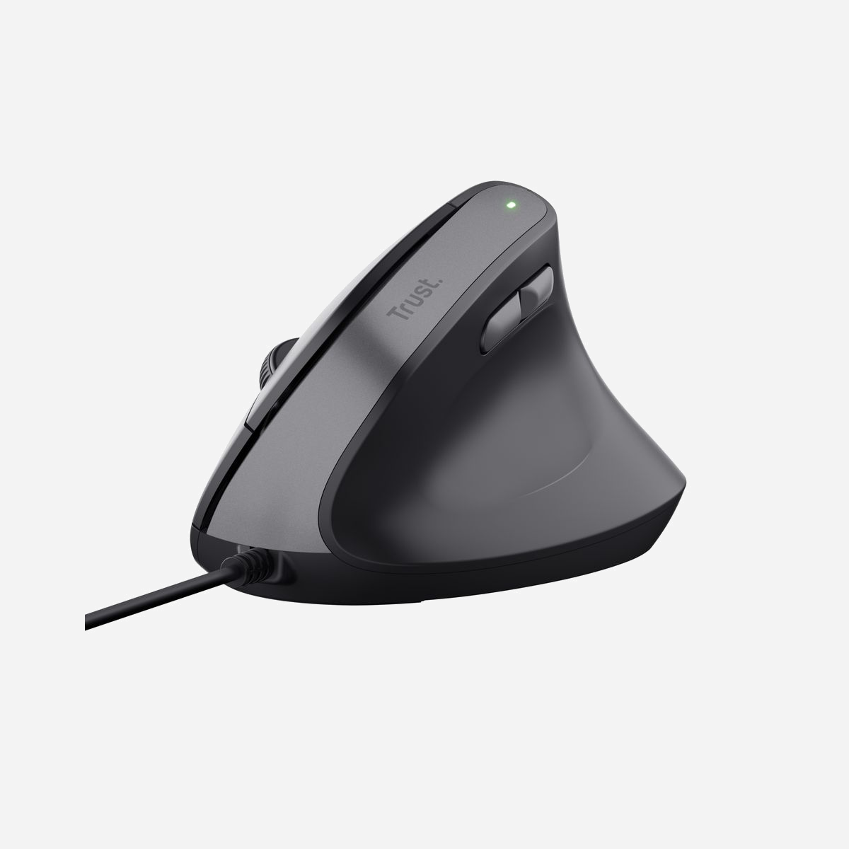 Trust Bayo II Souris Ergonomique Verticale USB Type-A 2400 DPI, 6 Boutons, Molette, PC Recyclé, 1.5m, Windows/macOS/Linux/ChromeOS - <b>Cliquez dans le confort</b><br>Tirez davantage de plaisir de votre journée de travail avec la Bayo II. Grâce à un angle optimal de 57 degrés, la conception ergonomique de cette souris place votre bras et votre poignet dans la position la plus confortable et naturelle pour un travail plus agréable. <br><br><b>Recyclée et unique</b><br>Cette souris a été spécifiquement conçue pour votre bien-être et celui de la planète. Composée de 60 % de plastique recyclé, cette souris vous aide à mener votre journée de manière plus durable.<br><br><b>Deux pouces levés</b><br>Vous devriez pouvoir passer votre journée de travail aussi aisément que possible, et c'est pourquoi la Bayo II est équipée de deux boutons latéraux facilement accessibles avec le pouce, ce qui facilite la navigation vers l'avant et l'arrière. Cela vous fait deux pouces levés ! <br><br><b>La précision dans le creux de votre main</b><br>Déplacez-vous avec précision et réalisme grâce à ce bouton de sélection de vitesse de votre souris. Vous avez la possibilité de régler la vitesse du curseur entre 800 et 2 400 DPI, afin de l'adapter à n'importe quel défi.
