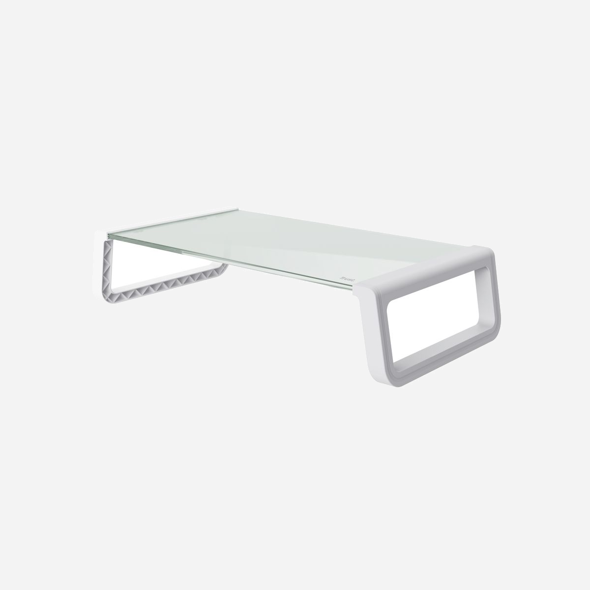 Trust Support d'écran 25351 Transparent/Blanc - Verre Trempé 500x200x100mm - Montage Bureau Autonome - Charge Max 10kg - 1 Écran - <b>Travaillez plus intelligemment, pas plus dur</b><br>Le travail occupe une grande partie de notre journée, mieux vaut donc qu’il soit confortable. Découvrez le travail ergonomique et productif grâce à la grande surface de 50x20 cm du modèle Monta qui peut accueillir n’importe quel ordinateur portable ou écran pour un angle de vision amélioré.<br><br><b>L’ère du verre</b><br>Dites adieu au plastique et bonjour à la plaque supérieure en verre trempé du Monta. Elle constitue non seulement une base solide pour votre ordinateur portable ou écran mais vous permet également de travailler de façon plus durable.<br><br><b>Un bureau rangé pour un esprit propre</b><br>Ce support surélève votre ordinateur portable ou écran pour vous offrir plus d’espace en dessous pour ranger aisément votre clavier ou d’autres accessoires. Un espace de travail plus pratique et mieux organisé!