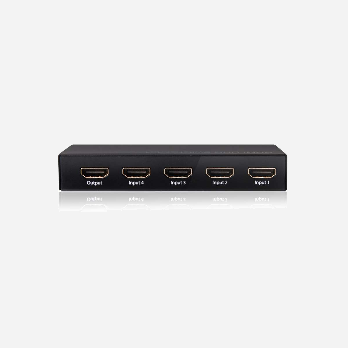CLUB3D SwitchBox HDMI 2.0a UHD 4 Ports, 4K 60Hz, Boîtier Métal Noir, Télécommande, HDCP, Compatible Windows 10/macOS, CSV-1370 - CLUB3D HDMI 2.0 UHD SwitchBox 4 Ports. Port vidéo: HDMI, Version HDMI: 2.0a. Résolution maximale: 4096 x 2160 pixels, Couleur du produit: Noir, Matériau du boîtier/corps: Métal. Tension d'entrée AC: 5 V, Courant de sortie: 1 A, Consommation électrique typique: 5 W. Largeur: 122 mm, Profondeur: 20 mm, Hauteur: 50 mm. Largeur du colis: 180 mm, Profondeur du colis: 80 mm, Hauteur du colis: 137 mm
