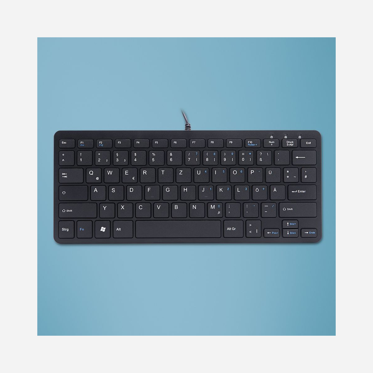 R-Go Tools RGOECQZB Clavier Compact Ergonomique QWERTZ(DE) Filaire USB Noir, Mini-clavier Plat 120x285x15mm, Compatible Windows/Linux - Le clavier R-Go Compact est un clavier ergonomique très compact. Lorsque vous utilisez simultanément le clavier et la souris, vos mains restent toujours dans l’alignement des épaules. Cela donne à vos épaules et à vos coudes une position naturelle et détendue et prévient les problèmes de surmenage tels que les microtraumatismes répétés (RSI). Grâce à la légèreté de la frappe, la tension musculaire est minimale pendant la frappe. Le clavier est plat, ce qui permet à vos mains et à vos poignets de rester à plat et détendus pendant la frappe.
