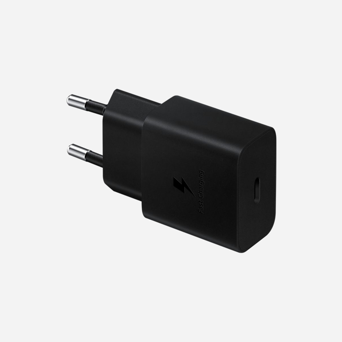 Samsung Chargeur Secteur Universel 15W Noir EP-T1510NBEGEU, USB Type-C, Charge Rapide, 100-240V, Sortie 5V/9V, 37x55x22.5mm - Profitez de l'universalité du port USB Type-C<br>Profitez de l'universalité du port USB Type-C. Alternez les types de câbles pour charger vos appareils mobiles et, avec l'USB Type-C aux deux extrémités, ne vous souciez jamais du sens du câble. Et il n'est pas nécessaire de changer l'adaptateur branché sur votre prise murale. Il suffit de le brancher !<br><br>Chargement rapide de 15W pour être prêt à tout moment<br>Offrez à vos appareils le support de charge puissant qu'ils méritent. Profitez d'une recharge rapide de 15W pour n'importe quel appareil compatible USB-C.<br><br>Chargez votre appareil en toute sécurité<br>Protégez vos appareils contre les surintensités, les courts-circuits et les températures élevées. Chargez en toute sécurité, même dans des environnements électriques instables et sans vous soucier du bruit et des fuites de courant.