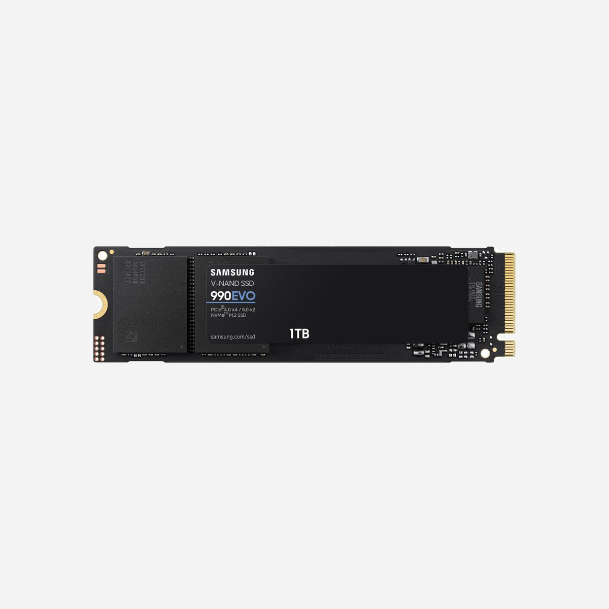 Samsung 990 EVO 1 To SSD M.2 PCIe 4.0 NVMe 2.0 V-NAND TLC Lecture 5000Mo/s Écriture 4200Mo/s 2280 (MZ-V9E1T0BW) - Solution thermique intelligente<br>L'étiquette de diffusion de la chaleur du 990 EVO facilite le contrôle thermique de la puce NAND. L'algorithme de contrôle thermique de pointe de Samsung, associé à la Dynamique Thermal Guard, garantit des performances constantes et fiables. Gardez vos performances au chaud, pas votre SSD.<br><br>Une solution polyvalente pour tout ce que vous entreprenez<br>Tous vos projets avec un seul SSD. Améliorez vos performances pour répondre aux exigences liés à l'utilisation des jeux vidéo ou pour mener à bien des travaux créatifs et bureautiques. Bénéficiant des dernières interfaces PCIe® 4.0 x4 et PCIe® 5.0 x2, il offre une grande flexibilité pour l'informatique actuelle et future. Gardez l'avantage en toutes circonstances.<br><br>Logiciel Samsung Magician<br>Faites en sorte que votre SSD fonctionne comme sur des roulettes. Les outils d'optimisation du logiciel Samsung Magician garantissent les meilleures performances du SSD. C'est le moyen le plus sûr et le plus simple de migrer toutes vos données pour une mise à niveau du SSD Samsung. Protégez vos données précieuses, surveillez la santé du SSD et obtenez les dernières mises à jour.<br><br>Donner vie aux innovations<br>Depuis des décennies, la mémoire flash NAND de Samsung alimente des technologies révolutionnaires qui ont changé notre vie quotidienne. Cette technologie flash NAND équipe également SSD grand public, laissant la place à la prochaine grande vague d'innovation.<br><br>Performance<br>Amélioration de la vitesse de lecture séquentielle jusqu'à 5 000 Mo/s, soit 43 % de plus que le modèle précédent.<br><br>Efficacité énergétique<br>Amélioration de 70% d'efficacité par rapport au modèle précédent. Compatible Modern Standby. Plus grande autonomie de batterie.<br><br>Polyvalence<br>Pour les gamers, professionnelles ou créateurs, boostez vos performances via la compatibilité PCIe® 4.0 x4 et PCIe® 5.0 x2.
