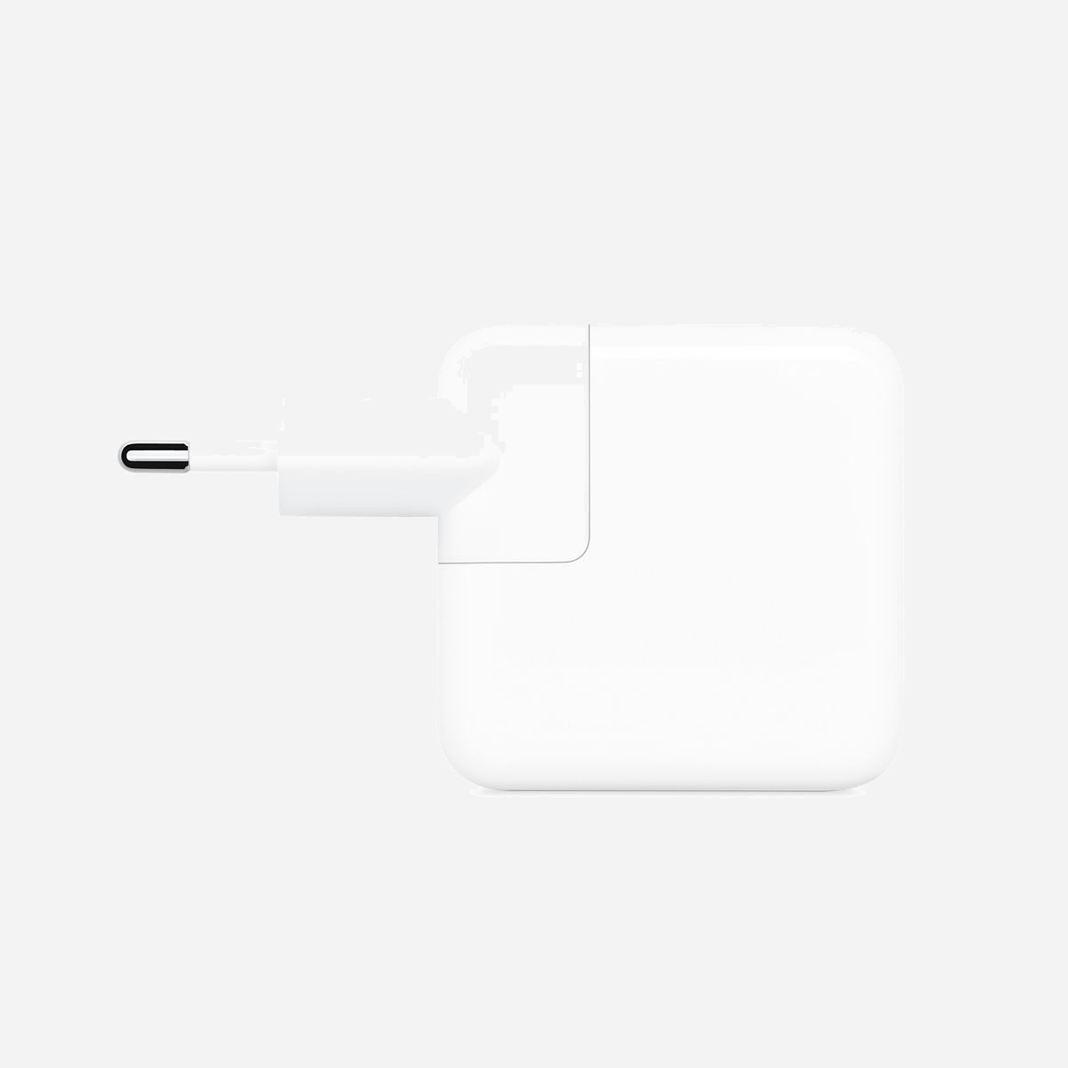 Apple Adaptateur Secteur USB-C 30W Blanc Universel MW2G3ZM/A, 1 Port USB Type-C, Chargeur Intérieur, Puissance 30W, Dimensions 38x97x97mm, 50g - L’Adaptateur secteur USB‑C 30 W offre une solution de charge rapide et efficace, au bureau, à la maison ou en déplacement. Si cet adaptateur secteur est compatible avec n’importe quel appareil USB‑C, Apple vous recommande de l’utiliser avec le MacBook Air. Vous pouvez également l’utiliser avec certains modèles d’iPhone et d’iPad Pro pour tirer parti de la fonctionnalité de charge rapide.<br><br>Câble de charge vendu séparément.<br><br>