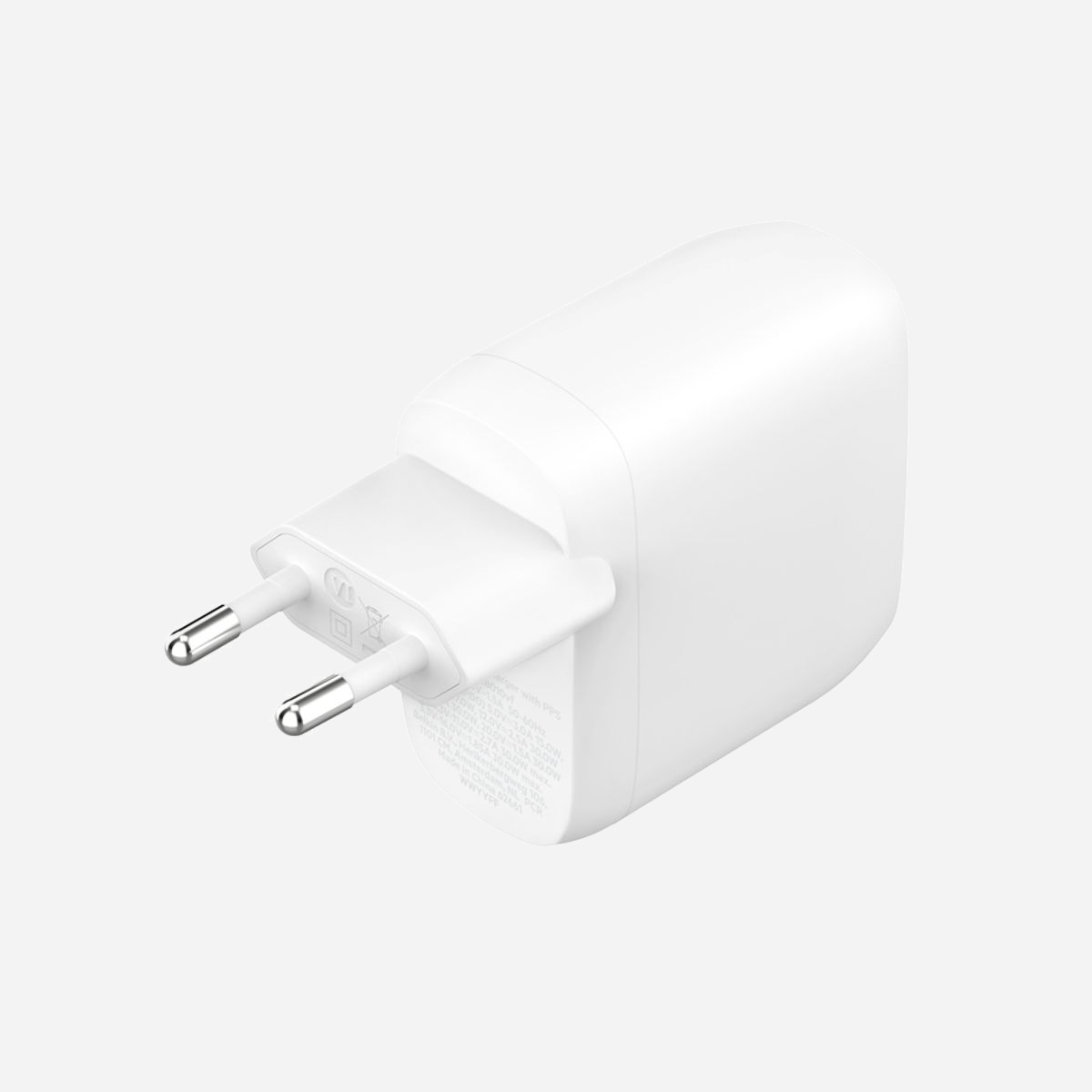 Belkin BoostCharge Pro WCB010VFWH Chargeur Secteur 60W Double USB-C PD 3.1 PPS, 2 Ports 30W, Europlug, Blanc - <b>Recharge rapide pour iPhone et Galaxy.</b><br>La technologie PPS permet une recharge rapide et sécurisée de tous les appareils compatibles USB-C PD. Certifié USB-C PD 3.1, il recharge rapidement votre iPhone de zéro à 50 % en 25 minutes† et votre Samsung S23 de zéro à 50 % en 24 minutes††.<br><br><b>Double charge pour tous les appareils USB-C.</b><br>La technologie Power Delivery PPS est compatible avec la fonction de charge rapide intégrée à tous les appareils compatibles USB-C PD.<br><br><b>Chargeur idéal pour voyager.</b><br>Grâce à son design compact et ses broches pliables (É.-U. et Chine uniquement), vous pouvez l'utiliser partout : à la maison, au bureau ou en déplacement.