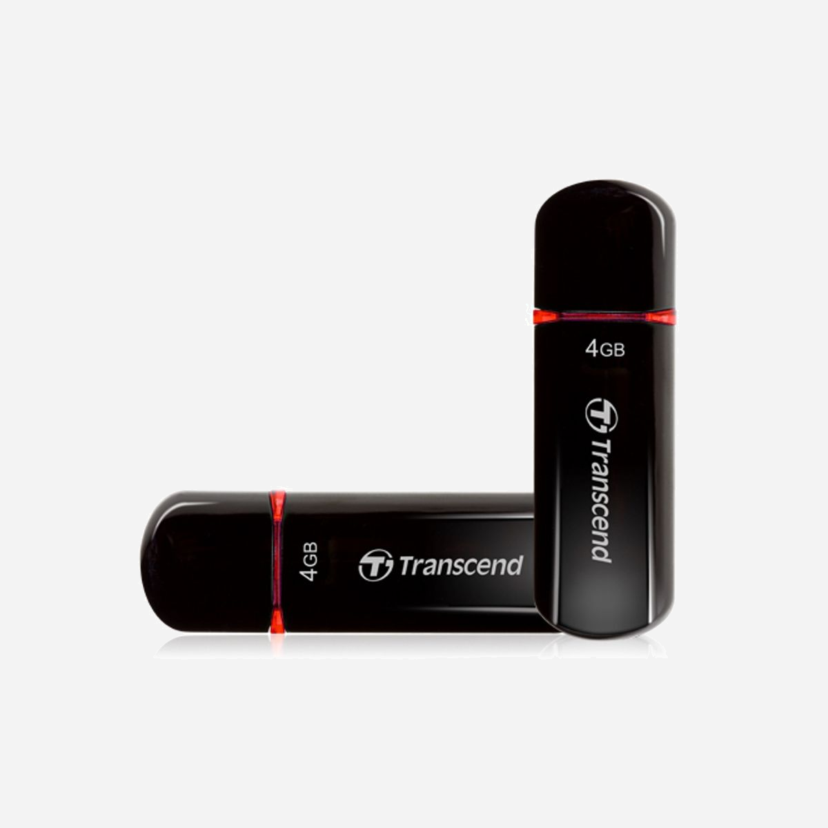 Transcend JetFlash 600 TS4GJF600 - Clé USB 4Go USB 2.0 Type-A Noir, Compatible Windows/macOS/Linux, Dimensions 100x10x130mm, 15g - En exploitant pleinement la technologie avancée à deux canaux qui combine la bande passante de deux puces, la clé USB Transcend JetFlash 600 transfère les données à vitesse grand V. Par ailleurs, les puces NAND Flash MLC de qualité supérieure au sein de cette clé offrent une longévité et une endurance constantes, faisant de la JetFlash 600 la reine de sa catégorie.