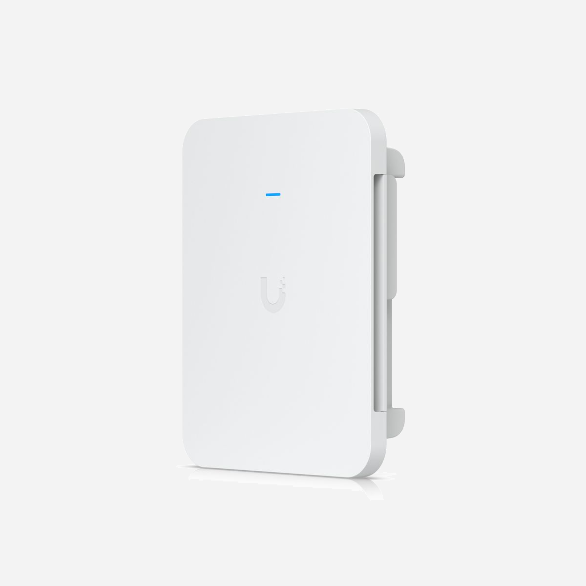 Ubiquiti UACC-U7-Pro-Wall-FM : Montage mural pour point d'accès WLAN U7-Pro-Wall, Polycarbonate blanc, Dimensions 142x49x190mm, Usage intérieur, 213g. - Ubiquiti UACC-U7-Pro-Wall-FM. Type de produit: Montage de point d'accès WLAN, Compatibilité: U7-Pro-Wall, Couleur du produit: Blanc. Largeur: 142 mm, Profondeur: 49 mm, Hauteur: 190 mm. Quantité: 1 pièce(s)