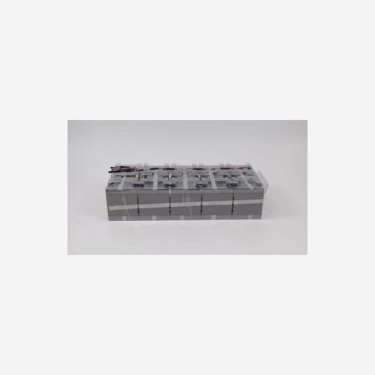 Eaton EB006SP - Pack de 15 Batteries VRLA 12V 5Ah pour Onduleur (215x112x467mm, 28.2kg) - Eaton EB006SP. Technologie batterie: Sealed Lead Acid (VRLA), Tension des piles: 12 V, Nombre de batteries incluses: 15 pièce(s). Poids: 28,2 kg, Largeur: 215 mm, Hauteur: 112 mm