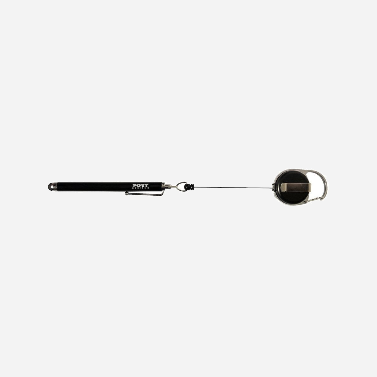 Port Designs Stylet Aluminium Noir/Argent 900077 avec Câble Rétractable 65cm et Fixation Ceinture/Porte-clés - Embout Caoutchouc - 25g - <b>STYLET AVEC CABLE RETRACTABLE</b><br><br>- Pour une utilisation sans contact des boutons d’ascenseur, digicode, imprimante / photocopieuse, sonnette, bouton de sortie, terminal de paiement<br>- Aide à éviter la propagation des germes<br>- Stylet avec corps en aluminium<br>- Embout en caoutchouc<br>- Cordon extensible de 65 cm<br>- Fixation ceinture et porte-clés<br>- Pointe en caoutchouc