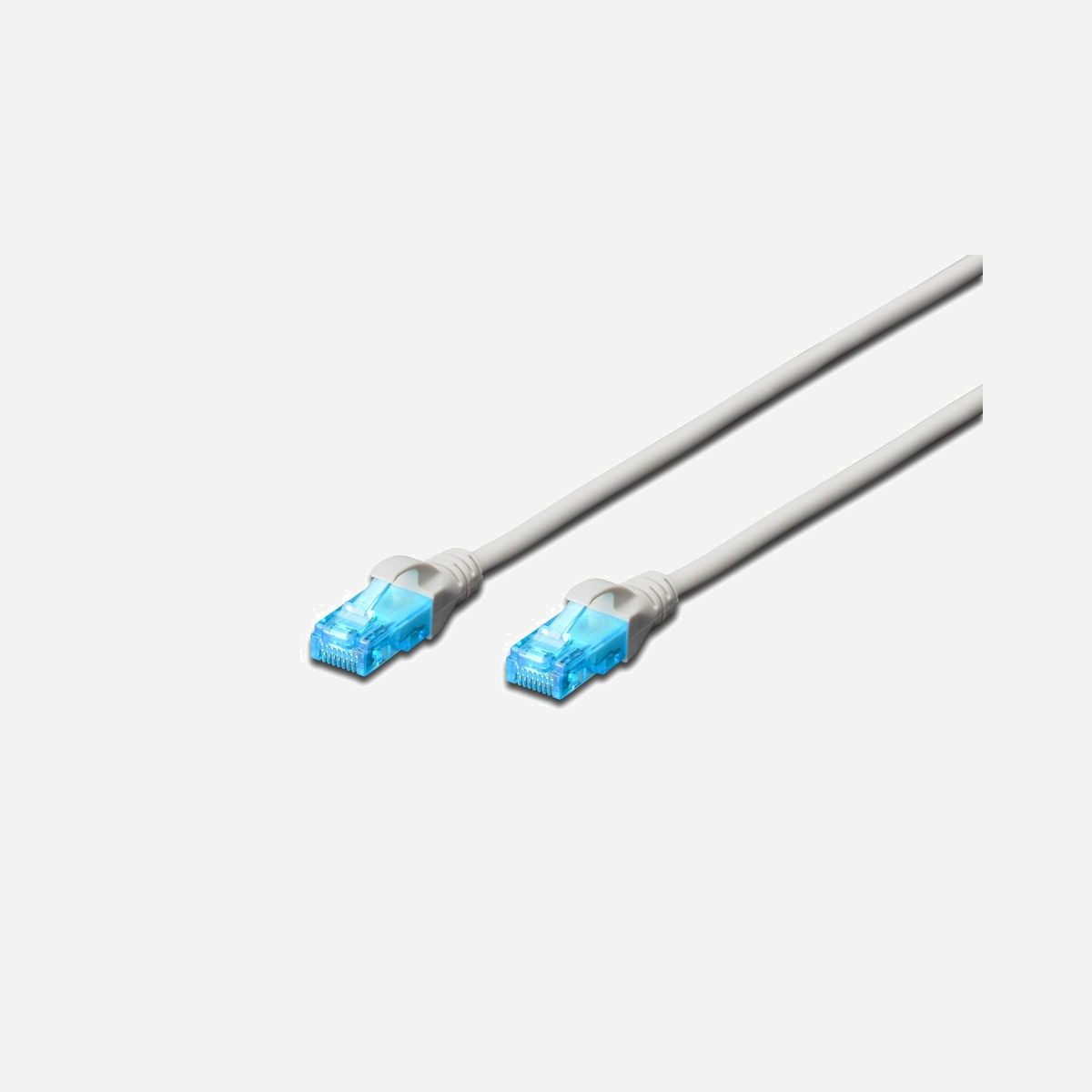 Digitus Câble de Brassage Cat5e U/UTP Gris 1m RJ45 Mâle/Mâle, Conducteur Cuivre, AWG 26/7, Compatible 10/100/1000Base-T(X) DK-1511-010 - Un débit et une qualité de connexion excellents pour votre réseau.<br><br>- Connecteur bleu transparent pour une identification facile de la catégorie 5e (100 MHz)<br>- Conducteur intérieur : Cuivre (Cu)<br>- Compatible PoE<br><br>Les câbles à paires, classe D, catégorie 5e DIGITUS® sont fabriqués et testés conformément à la norme CAT 5e ISO/IEC 11801 et DIN EN 50173. Ils permettent de garantir que l’installation de câbles est conforme à la spécification de canal ISO et EN, et offrent une performance excellente au câblage CAT 5e DIGITUS®. La performance a été testée jusqu’à 100 MHz, y compris les caractéristiques de performance à l’instar de la paradiaphonie (« NEXT »). Les câbles de brassage DIGITUS® ont été spécialement conçus pour répondre aux besoins dans les différents domaines d’application de manière intégrale. Chaque câble est doté d’un manchon de protection anti-pli injecté avec décharge de traction. Par ailleurs, le manchon de protection dispose d’un levier à cran qui empêche l’enchevêtrement de câbles et protège en même temps le décrochage du levier à cran du connecteur. La coloration bleue des connecteurs permet une identification aisée de la catégorie 5e.