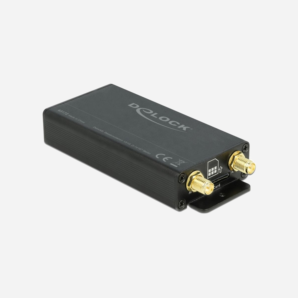 DeLOCK Convertisseur USB 3.0 vers M.2 Key B avec Slot SIM, Boîtier Métallique, Module 2242/3042, USB Type-A, LED, Plug & Play, 107x45x18mm - Ce convertisseur de Delock permet la connexion d'un module M.2, par ex., GSM, GPRS, 3G, WLAN ou LTE, en format 2242 ou 3042. Le convertisseur peut être installé dans le système par le biais d'une interface USB.<br><br>Boitier métallique robuste avec connecteur d’antenne<br>Le boitier robuste évite les dégâts au module M.2 intégré quand il est utilisé en voyage par exemple. Les deux connecteurs d’antenne SMA et les antennes incluses peuvent être utilisées pour recevoir un signal radio, par exemple LTE, ou utiliser une antenne pour 2,4 GHz et une antenne pour 5 GHz en utilisant un module Wifi.