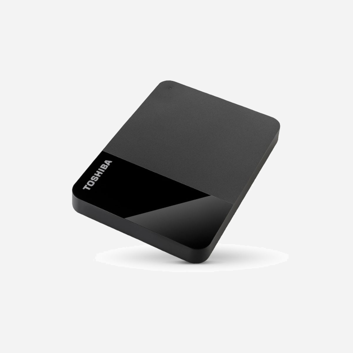 Toshiba Canvio Ready 1To Disque Dur Externe 2.5" Micro-USB B USB 3.2 Gen 1 Noir - 5 Gbits/s, NTFS, 78x109x14mm, 149g - <b>Prêt pour le stockage. Facilité d’utilisation</b><br><br>Le disque dur externe Canvio Ready de Toshiba utilise la technologie USB 3.2 Gen 1 et offre des vitesses de transfert allant jusqu’à 5 Gbits/s. Grâce à la technologie Plug-and-play, vous pouvez sauvegarder et sécuriser rapidement jusqu’à 4 To de contenus sur un appareil compact et portable. Le Canvio Ready intègre la technologie Ramp-Load (retrait des têtes de lecture/écriture du support) qui évite tout dommage du disque lors des transports, ainsi qu’un détecteur de chocs qui coupe l’alimentation en cas de contrainte physique afin de protéger les données : vous pouvez être certain que vos fichiers sont en sécurité.<br><br><b>Un seul et même endroit pour tous vos fichiers</b><br><br>Le Canvio Ready est disponible dans différentes capacités de stockage jusqu'à 4 To. Quels que soient vos besoins en stockage portable et le contenu à stocker (documents, photos, films), le Canvio Ready offre une solution haute capacité idéale.<br><br><b>Transferts haut débit</b><br><br>Grâce à la technologie USB 3.2 Gen 1 incroyablement rapide et rétrocompatible, le Canvio Ready vous permet de sauvegarder et de sécuriser vos documents, photos, films et autres contenus à des vitesses allant jusqu'à 5 Gbits/s.<br><br><b>Plug-and-play</b><br><br>Avec le Canvio Ready, pas de configuration et pas d'attente : il vous suffit de brancher l'appareil pour accéder immédiatement à vos fichiers et de le débrancher pour l'emporter. Le Canvio Ready est le compagnon idéal pour les utilisateurs qui recherchent un système de stockage rapide et facile à utiliser.<br><br><b>Mobilité et élégance</b><br><br>Votre Canvio Ready va vous accompagner partout et les apparences comptent. C’est la raison pour laquelle nous avons choisi ces deux tons mats et cette finition noire brillante. Les deux modèles sont à la fois très élégants et très pratiques à transporter.