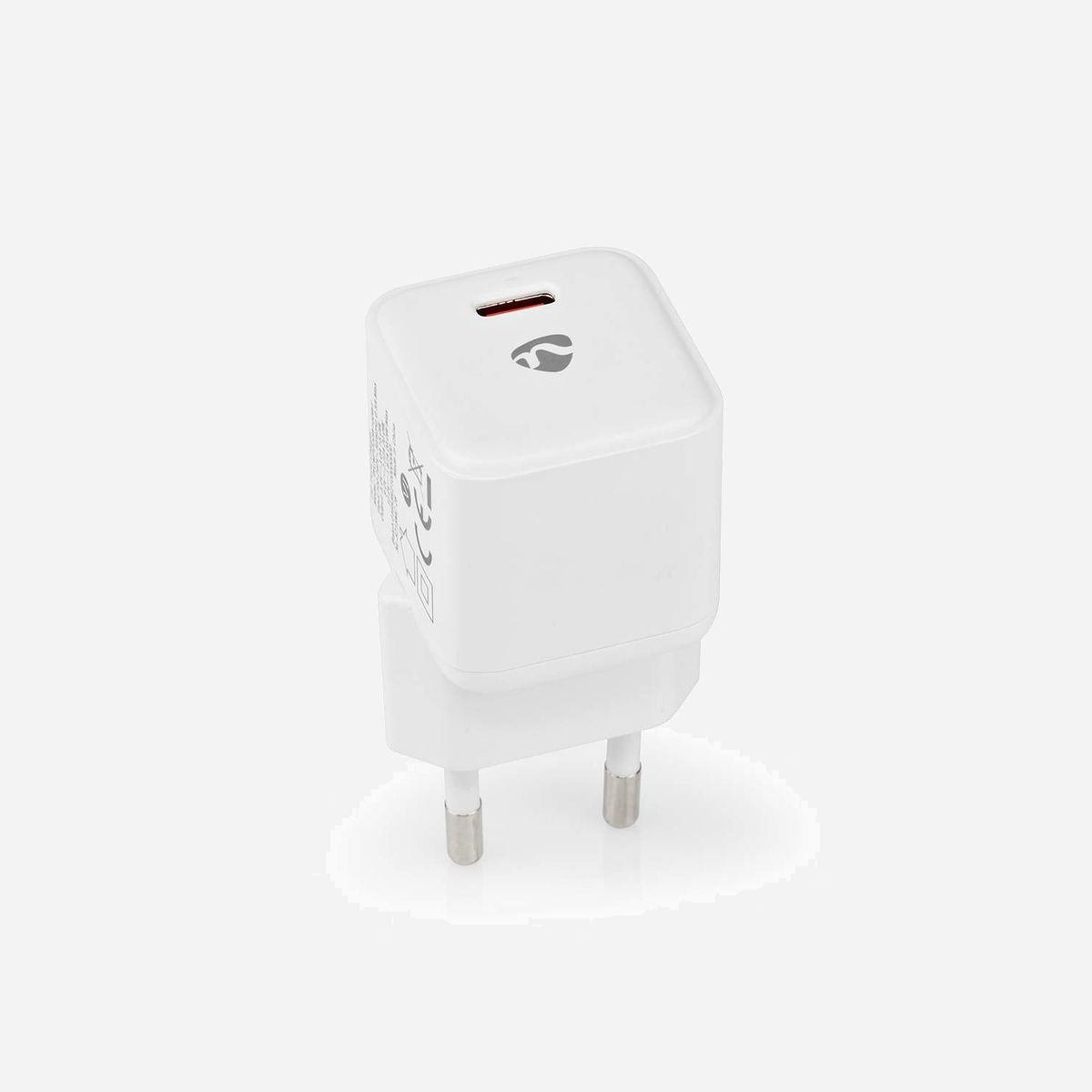 Nedis Chargeur Mural USB-C 20W Power Delivery - Type C (CEE 7/16) - 5V/3A, 9V/2.22A, 12V/1.67A - Universel Smartphone/Tablette - Blanc - Ce chargeur mural compact USB-C Nedis vous permet de charger des smartphones, des tablettes et de nombreux autres périphériques USB. Le chargeur de 20 watts fonctionne avec la technologie USB Power Delivery, ce qui permet de charger votre appareil plus rapidement et plus efficacement. La technologie IC intelligente détecte automatiquement le courant requis.<br>Le chargeur est non seulement idéal pour une utilisation à la maison ou au travail, mais également pour les voyages grâce à sa petite taille.