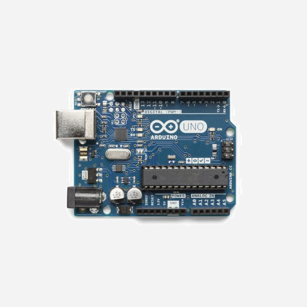 Carte de développement Arduino UNO Rev3, Microcontrôleur ATmega328 16MHz, 32KB Flash, 2KB SRAM, 1KB EEPROM, 14 Digital I/O, 6 Analog I/O, Format Arduino - Arduino UNO Rev3. Modèle du microcontrôleur: ATmega328, Fréquence du microcontrôleur: 16 MHz. Mémoire flash: 0,032 Mo, Mémoire SRAM (Static Random Access Memory): 2 Ko, Mémoire EEPROM (Electrically Erasable Programmable Read-Only Memory): 1 Ko. Format: Arduino. Voltage d'entrée DC: 7-12 V, Tension de fonctionnement: 5 V, Tension d'entrée (max): 6 - 20 V. Dimensions du tableau: 53,4 x 68,6 mm, Poids: 25 g