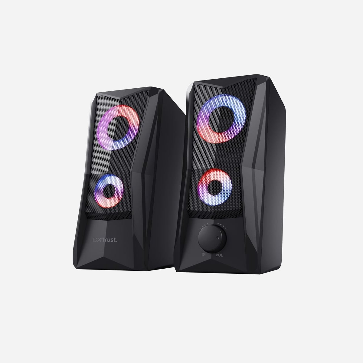 Enceintes Trust GXT 606 JAVV 2.0 Noires 12W (6W RMS) RGB, Haut-parleur 6cm, 160-20000Hz, 4 Ohm, Connectivité Filaire 3.5mm & USB - <b>Enceintes compactes au son puissant</b><br>Petit mais costaud : le système d’enceintes Javv prouve que les petits paquets renferment parfois les plus beaux cadeaux. Ces enceintes 2.0 compactes d’une puissance de crête de 12 W (6 W RMS) prennent peu de place sur votre bureau mais leur son occupe tout l’espace.<br><br><b>Éclairez la nuit</b><br>Que RGB signifie Red, Green, Blue (rouge, vert, bleu) ou tRès Grosses Basses, Javv est faite pour vous. Mettez de l’ambiance avec l’éclairage RGB des enceintes à commande tactile pour une plus grande simplicité d’utilisation.<br><br><b>Un bouton et c’est tout</b><br>Certaines enceintes sont compliquées mais pas Javv. Avec la commande tactile marche/arrêt et un bouton de volume et de puissance facile d’accès, ce système d’enceintes est simple comme bonjour. Plus de vibrations, moins de soucis<br><br><b>Plug and play (cette chanson !)</b><br>Groovez en un clin d’œil grâce à la fonctionnalité plug and play du modèle Javv. Le connecteur 3,5 mm et la prise USB permettent de brancher directement l’enceinte, sans nécessiter d’alimentation secteur, pour profiter d’un son exceptionnel en quelques secondes.