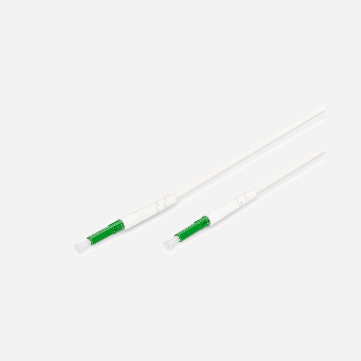 Digitus Câble FTTH Drop Soufflable 50m Monomode G.657.A2 LC/APC - LC/APC, Diamètre 2.8mm, Perte Insertion 0.3dB, Perte Retour 60dB - Le câble pré-confectionné à souffler est un câble à fibres optiques léger, pré-confectionné en usine. Il se caractérise par une grande flexibilité, un faible frottement et des connecteurs préfabriqués, ce qui permet une installation rapide et fiable sans épissure sur place. Il convient parfaitement aux applications Fiber-to-the-Home (FTTH).<br><br>- Pré-confectionné avec des connecteurs performants - pas d'épissure ou de confection sur place nécessaire<br>- La fibre insensible à la flexion assure des performances fiables même dans les zones de pose étroites avec une perte de signal minimale<br>- La conception compacte permet une installation par soufflage d'air dans les microconduites<br>- Idéal pour l'extension du réseau FTTH et les raccordements du dernier kilomètre (last mile)<br><br>Le câble à soufflage est un câble à fibres optiques spécialisé, conçu pour une installation efficace et rapide par la technique de soufflage à l'air comprimé dans des microconduites. Ce câble est livré avec des connecteurs polis pré-assemblés en usine, ce qui permet d'éviter les épissures sur site et de réduire considérablement le temps d'installation et les sources d'erreurs potentielles. Il permet d'installer rapidement et sans interruption des connexions en fibre optique jusque dans les habitations et les entreprises. Il assure ainsi des connexions de haute qualité, rapides et à faible latence au sein d'infrastructures réseau complexes. Le câble offre une solution d'avenir pour les réseaux modernes en fibre optique en combinant de manière optimale efficacité, fiabilité et évolutivité. Grâce à l'utilisation d'une technologie pré-confectionnée et soufflable, les installateurs et les opérateurs de réseaux peuvent réduire considérablement les temps d'installation tout en garantissant des performances stables à long terme dans les applications haut débit exigeantes.