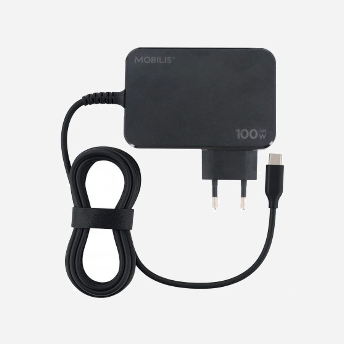 Mobilis Adaptateur Secteur Universel 100W USB-C Power Delivery & PPS, GaN, Câble 1.8m, Type C, Noir, 100x95mm, 262g, Ref: 020023 - Le chargeur secteur 100W est la solution idéale pour recharger facilement votre PC portable, tablette ou smartphone. Grâce à son câble USB-C intégré de 1,80 m, il offre un usage pratique et évite d’avoir à transporter plusieurs câbles.<br><br>Équipé de la technologie Power Delivery et PPS, il adapte automatiquement la puissance délivrée en fonction de l’appareil branché, garantissant ainsi une recharge rapide, optimisée et sécurisée, tout en préservant la durée de vie de vos batteries.<br><br>Sa conception en GaN (Nitrure de Gallium) lui confère des dimensions compactes et un poids réduit (seulement 162 g), tout en assurant une meilleure efficacité énergétique qu’un chargeur classique.<br><br>Compatible avec toutes les prises secteur européennes (types C/E/F), ce chargeur polyvalent vous accompagne au quotidien comme en déplacement.