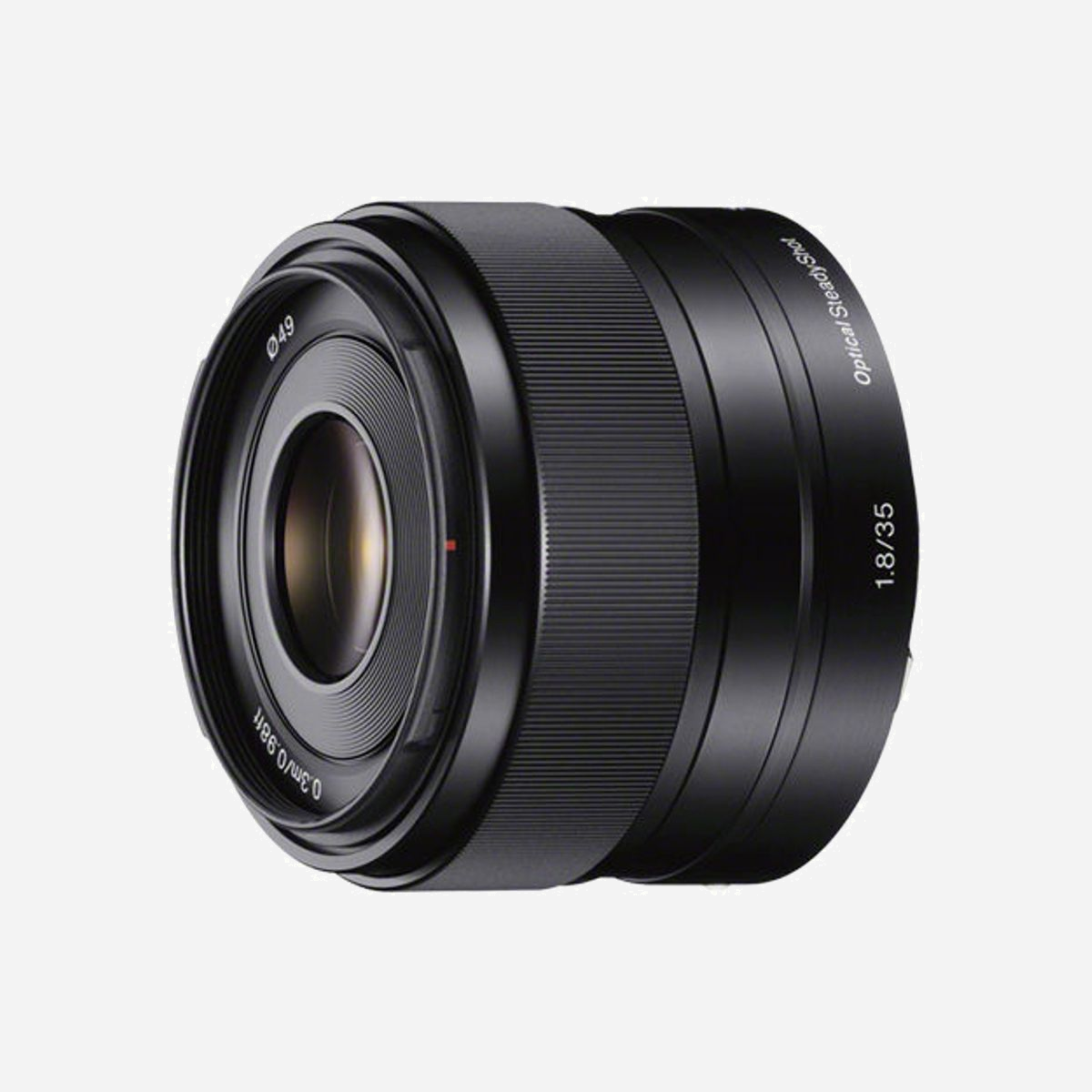 Objectif Sony SEL35F18 F1.8 Monture E APS-C 35mm (Eq. 52.5mm) avec Stabilisation SteadyShot, Construction 8/6, Diamètre Filtre 49mm - <b>Objectif compact et polyvalent à grande ouverture et distance focale fixe</b><br><br>- Objectif polyvalent à grande ouverture de F1.8.<br>- Léger et compact, idéal comme second objectif.<br>- Nouvelle conception optique pour des images nettes et détaillées.<br><br>- Objectif polyvalent - avec une distance focale de 52.5mm (équivalent 35mm) et une ouverture de F1.8, il est parfait pour les instantanés, les portraits, la photo nocturne, etc.<br>- Compact et facile à transporter - léger et d'une longueur de seulement 45mm environ, il constitue un second objectif idéal à emporter partout avec vous.<br>- Des résultats plus nets et plus détaillés - la nouvelle conception optique réduit l'aberration sphérique et améliore le contraste, même sur les bords, pour des images nettes et détaillées.<br>- Stabilisateur d'image intégré - le stabilisateur optique SteadyShot et la grande ouverture de F1.8 facilitent la prise de vue sans trépied au crépuscule ou en intérieur avec faible éclairage.<br>- Fonctionnement fluide et silencieux - les moteurs contrôlant la mise au point et l'ouverture sont silencieux et discrets pour la réalisation de vidéos sans aucune distraction.<br>- Mise au point très précise - si la mise au point automatique ne donne pas un résultat satisfaisant, reprenez le contrôle avec le mode DMF (Direct Manual Focus, mise au point manuelle directe).<br>- Des images plus homogènes grâce à la lentille ED - le verre à très faible dispersion et les deux lentilles asphériques réduisent la distorsion et améliorent la qualité d'image.<br>- Découvrez toute la beauté du flou - le diaphragme circulaire, caractéristique des objectifs de type E, permet d'obtenir de jolis effets de flou au premier plan et à l'arrière-plan.<br>- Conçu pour durer et facile à utiliser - avec sa finition en alliage d'aluminium, cet objectif allie une qualité exceptionnelle et une grande simplicité d'utilisation.