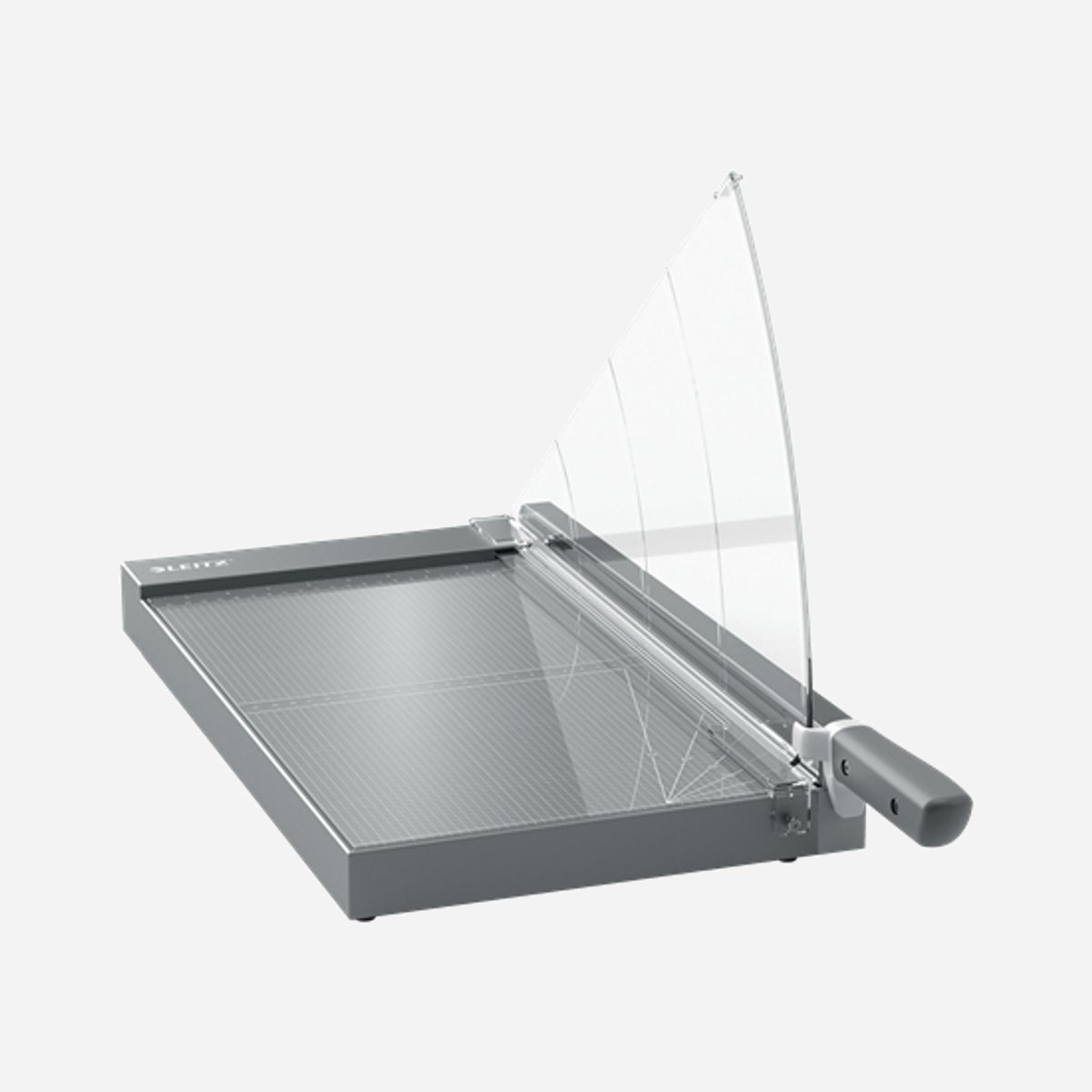 Massicot Leitz 90240000 A3 : Coupe 25 feuilles, lame acier inoxydable, 610x390x300mm, base aluminium/verre, poids 4.1 kg - Leitz 90240000. Capacité de découpe: 25 feuilles, Matériau de la lame: Acier inoxydable, Format: A3. Largeur: 610 mm, Profondeur: 390 mm, Hauteur: 300 mm. Quantité: 1 pièce(s)
