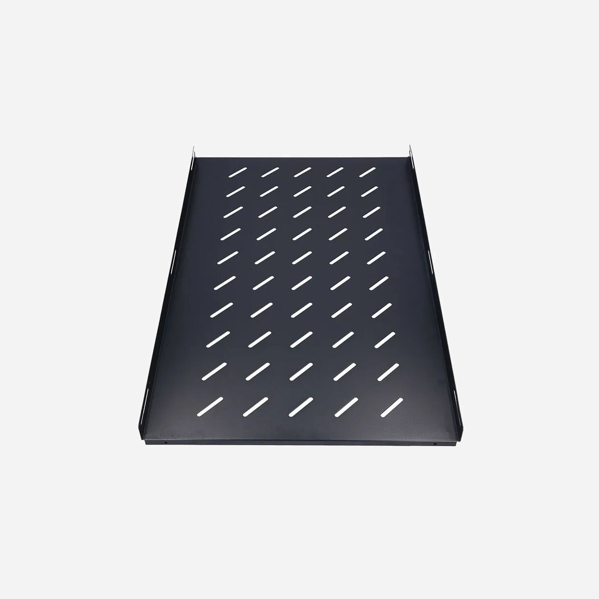 Extralink Étagère Rack 1U 750mm Noire 19" (482.6mm Largeur) Montage 4 Points pour Armoires 1000mm Profondeur - Acier Noir EX.8642 - Extralink 1U 750mm Noir est une étagère fixe d'une largeur de 483 mm, dédiée à l'installation dans un armoire de norme RACK d'une profondeur de 1000 mm. Grâce à elle, il est possible de monter des appareils qui n'ont pas de boîtier de type RACK 19". Fabriquée en acier noir, l'étagère est fixée par 4 points, ce qui lui assure une stabilité. Les armoires de norme RACK ont de larges applications dans les salles de serveurs, les studios d'enregistrement, les locaux industriels ainsi que dans les télécommunications et l'énergie.<br><br>La construction en acier robuste de l'étagère garantit un stockage sécurisé de divers appareils. La fixation par points élimine le risque de déplacement, ce qui permet de maintenir l'étagère en une seule position. Cette solution assure que l'équipement est toujours solidement ancré.<br><br>Avec des dimensions de 750 mm de profondeur et 482,6 mm de largeur, l'étagère s'intègre parfaitement dans les armoires rack 19. Sa présence permet d'organiser l'infrastructure et de maintenir une disposition optimale de l'équipement. Cela entraîne des économies d'espace et une meilleure organisation du travail dans chaque armoire.<br><br>L'étagère Extralink 1U 750mm Noir convient aussi bien aux bureaux qu'aux grandes installations informatiques. Elle est dédiée aux armoires rack suspendues, et sa polyvalence permet de l'utiliser également dans d'autres configurations. C'est une solution pratique pour les utilisateurs ayant différents boîtiers de type rack.<br><br>Le kit comprend tous les éléments nécessaires à l'installation, ce qui permet de monter rapidement et facilement l'étagère dans l'armoire. Le processus d'installation ne nécessite aucun outil ou accessoire supplémentaire. Grâce à cela, vous obtenez un accessoire prêt à l'emploi qui soutient immédiatement l'organisation de l'équipement.