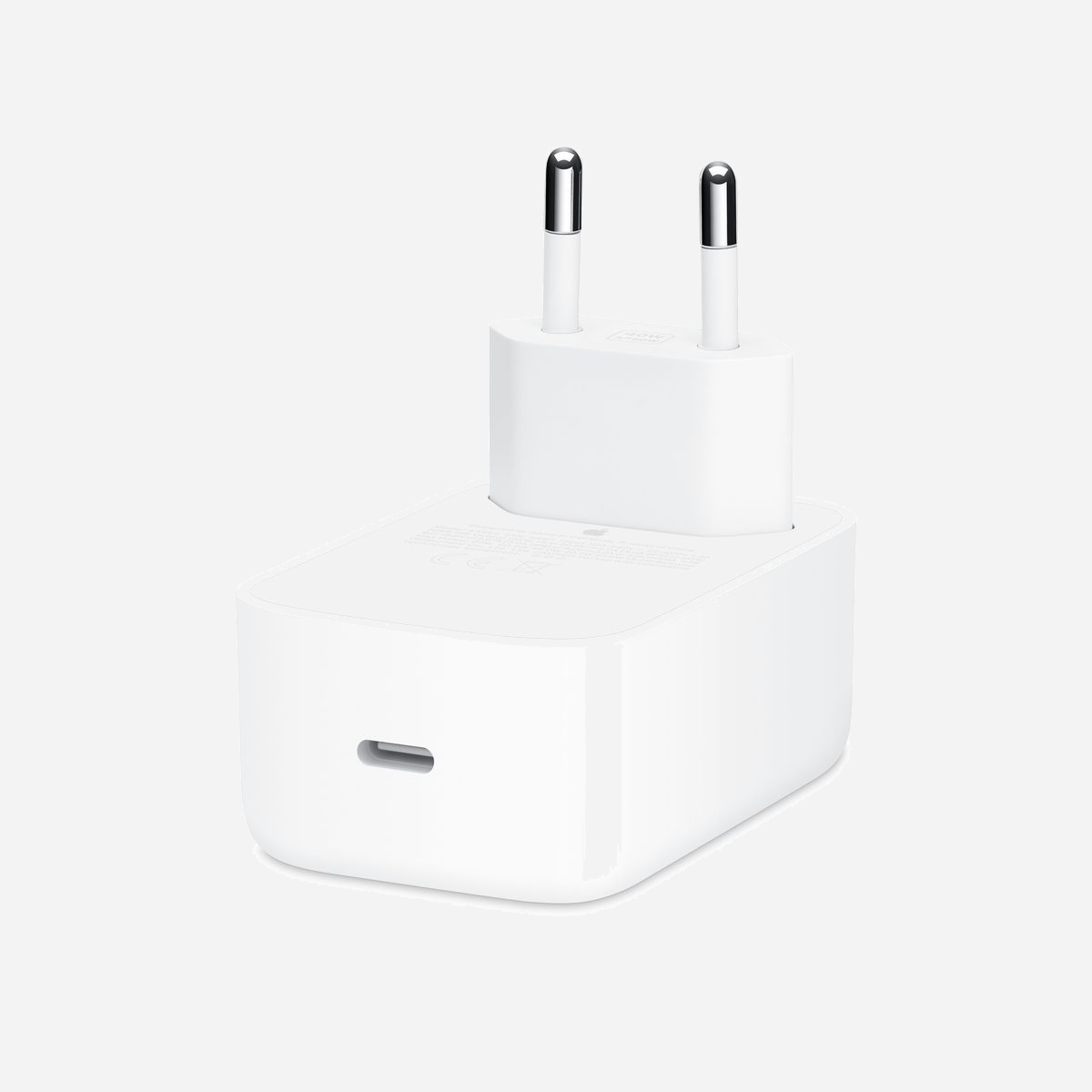 Apple Adaptateur secteur USB-C 40W avec puissance max 60W pour iPhone 17/iPad Pro MGTU4ZM/A - L'adaptateur secteur USB-C 40W avec puissance max 60W d'Apple offre une charge rapide et efficace pour vos appareils. Conçu pour une utilisation universelle, il permet de recharger jusqu'à 50% de batterie en 20 à 35 minutes sur les iPhone 17 et iPad Pro. Son format compact et léger (140 g) le rend idéal pour une utilisation à la maison, au bureau ou en déplacement. Compatible avec une large gamme d'appareils Apple, il s'adapte à vos besoins tout en garantissant une puissance optimale.