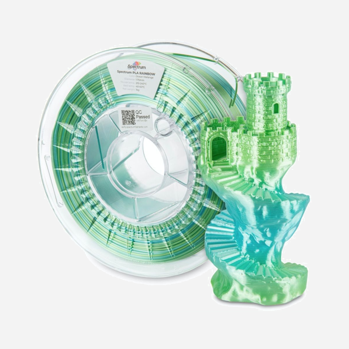 Spectrum Filaments 81018 filament PLA soie multicolore Ocean Melange 1,75 mm 1 kg boîte - Le filament PLA soie Ocean Melange de Spectrum Filaments allie esthétique et performance pour vos impressions 3D. Son effet multicolore unique, inspiré des nuances de l'océan, apporte une touche visuelle distinctive à vos créations. Idéal pour les prototypes, les objets décoratifs ou les pièces nécessitant un rendu lisse et brillant, ce filament en PLA soie offre une excellente adhérence entre couches et une finition soyeuse. Compatible avec la plupart des imprimantes 3D, il supporte des vitesses d'impression jusqu'à 200 mm/sec et une plage de température de 210 à 240 °C. Disponible en bobine de 1 kg, diamètre 1,75 mm, il est conditionné dans une boîte pratique pour un stockage optimal.