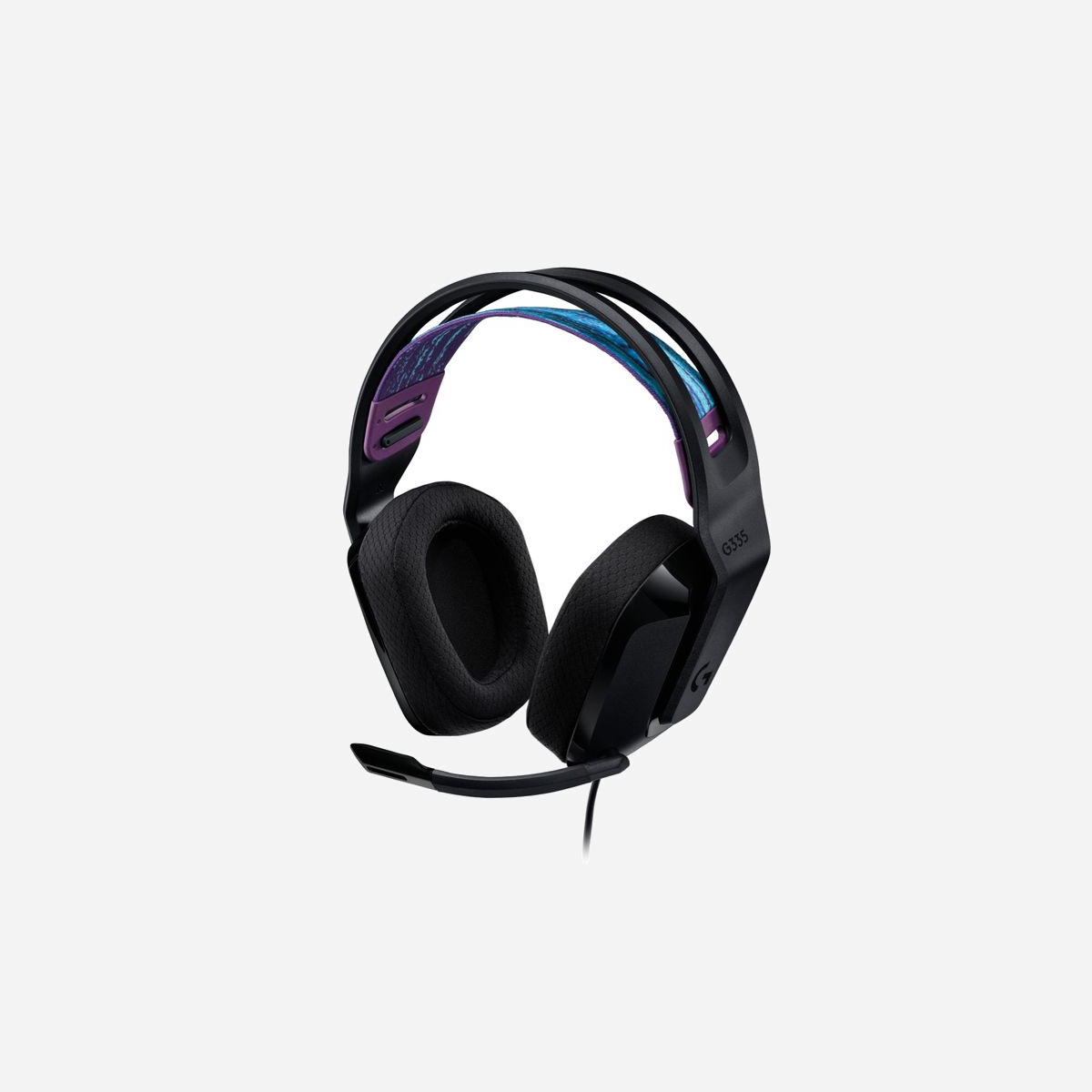 Casque gaming filaire Logitech G G335 jack 3.5mm transducteurs 40mm 240g avec micro et bandeau suspension - Le casque gaming filaire Logitech G G335 incarne l'équilibre parfait entre confort prolongé et performance audio pour les joueurs exigeants. Avec ses 240 grammes seulement, il se positionne parmi les casques les plus légers du marché, permettant des sessions de jeu marathon sans fatigue ni points de pression. Son système de bandeau à suspension avec sangle réglable répartit intelligemment le poids sur l'ensemble de la tête, tandis que les oreillettes circum-aurales en mousse à mémoire de forme et tissu sport respirant garantissent un maintien optimal sans échauffement. Cette conception ergonomique s'adresse particulièrement aux joueurs recherchant un confort durable lors de longues parties. Les transducteurs néodyme de 40 mm délivrent un son clair et précis sur une plage de fréquence de 20 à 20000 Hz, offrant une restitution fidèle des environnements sonores de jeu. Le microphone cardioïde pliable assure une communication vocale nette, certifiée Discord, avec fonction mute par simple relevage. Les commandes intégrées sur oreillette permettent un ajustement rapide du volume sans quitter le jeu. La connectivité jack 3.5 mm universelle garantit une compatibilité immédiate avec PC, Xbox, PlayStation, Nintendo Switch et appareils mobiles, sans installation de pilote ni configuration complexe. Le séparateur en Y fourni permet l'utilisation sur PC avec prises micro et casque séparées. Disponible en plusieurs coloris avec sangles réversibles et lavables, le G335 s'adapte à votre style tout en conservant un aspect professionnel. Un choix rationnel pour équiper des postes de gaming en entreprise, espaces e-sport ou usage personnel intensif.