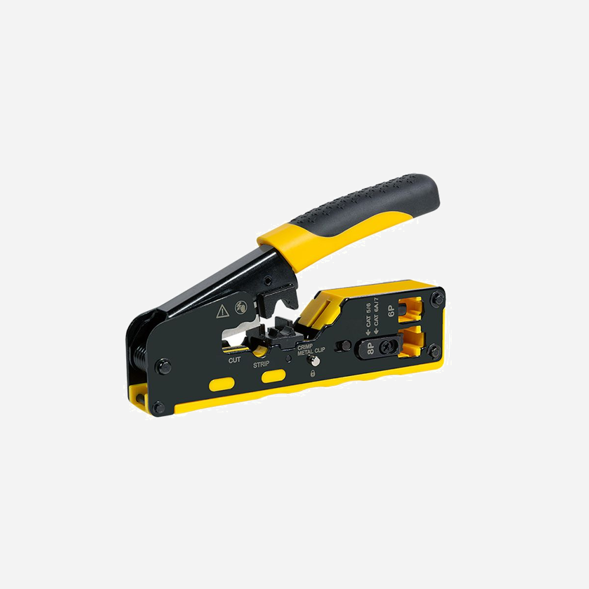 Pince à sertir LogiLink WZ0060 pour câbles réseau RJ45 RJ11 140mm noir et jaune avec lames de coupe - La pince à sertir LogiLink WZ0060 constitue un outil indispensable pour les professionnels de l'infrastructure réseau et les techniciens informatiques. Conçue pour le sertissage des connecteurs RJ45, RJ11 et RJ12, elle répond aux besoins quotidiens d'installation et de maintenance des réseaux câblés en entreprise. Son format compact de 140 mm de longueur offre une excellente maniabilité, particulièrement appréciable lors d'interventions dans des espaces restreints comme les baies de brassage ou les faux plafonds. La construction en métal garantit la robustesse nécessaire pour un usage professionnel intensif, tandis que les poignées en plastique bicolore noir et jaune assurent une prise en main confortable et ergonomique, même lors de sessions de sertissage prolongées. L'intégration de lames de coupe directement sur l'outil représente un gain de temps significatif : vous disposez d'une solution tout-en-un pour couper, dénuder et sertir vos câbles réseau sans changer d'équipement. Cette polyvalence réduit le nombre d'outils à transporter sur site et accélère les interventions. Avec un poids contenu de 311 grammes, la WZ0060 trouve facilement sa place dans une sacoche d'outillage sans l'alourdir. Elle convient aussi bien au déploiement de nouvelles installations réseau qu'aux opérations de dépannage et de recâblage. Un investissement durable pour garantir des connexions réseau fiables et professionnelles, que ce soit pour des installations Ethernet en entreprise, des réseaux téléphoniques ou des infrastructures de câblage structuré.