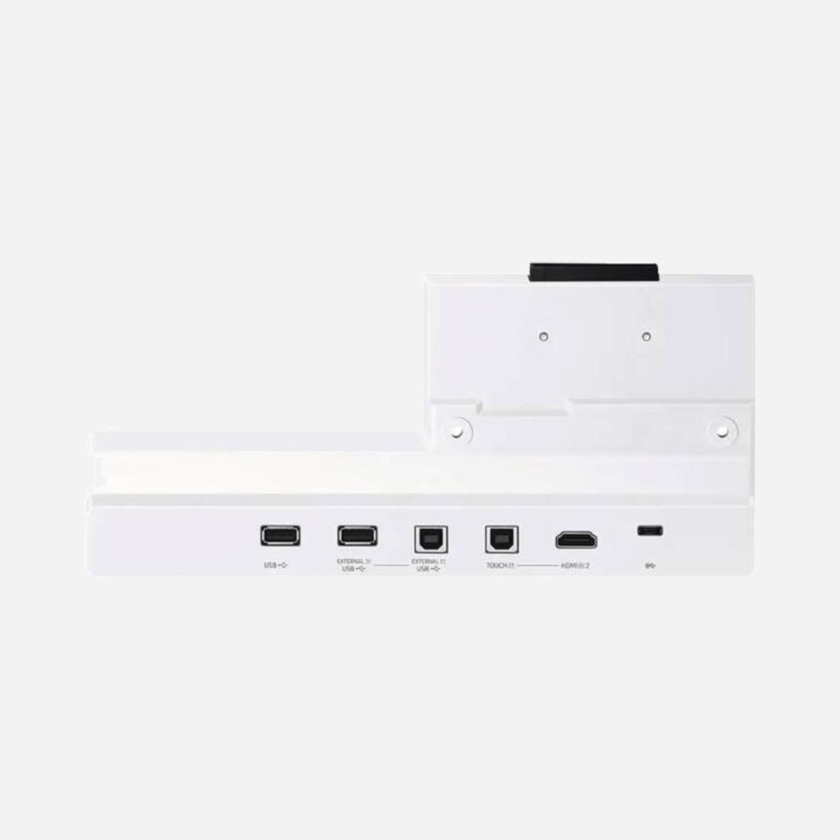 Samsung CY-TF65BFCXEN Plateau de connectivité blanc pour tableau interactif avec ports USB Type-A Type-B Type-C - Le Samsung CY-TF65BFCXEN est un plateau de connectivité spécialement conçu pour optimiser l'utilisation des tableaux interactifs Samsung Flip en environnement professionnel. Cet accessoire blanc discret transforme votre écran collaboratif en véritable hub de connexion polyvalent. Avec ses multiples ports USB Type-A, Type-B et Type-C, ce plateau répond aux besoins de connectivité variés des espaces de réunion et salles de formation modernes. Vous disposez de 2 ports USB 2.0 Type-A pour brancher clés USB, périphériques ou dispositifs de présentation, 1 port USB Type-B standard, 1 port USB Type-B Touch dédié aux fonctions tactiles, et 1 port USB Type-C pour les équipements récents. Un port HDMI complète l'ensemble pour connecter ordinateurs portables ou sources vidéo externes. Ce plateau facilite considérablement les sessions collaboratives en centralisant tous les points de connexion à portée de main. Fini les câbles qui pendent ou les ports difficiles d'accès : vos collaborateurs branchent leurs équipements rapidement, sans interrompre le flux de travail. Les formateurs, présentateurs et équipes projet gagnent un temps précieux lors des changements d'intervenant. Compact avec ses dimensions de 294 x 69 x 136 mm et léger à 623 grammes, le CY-TF65BFCXEN s'intègre discrètement sans encombrer l'espace de travail. Sa compatibilité native avec les écrans Samsung Flip garantit une installation simple et une parfaite intégration fonctionnelle. Un accessoire indispensable pour valoriser votre investissement dans un tableau interactif et fluidifier vos réunions collaboratives.