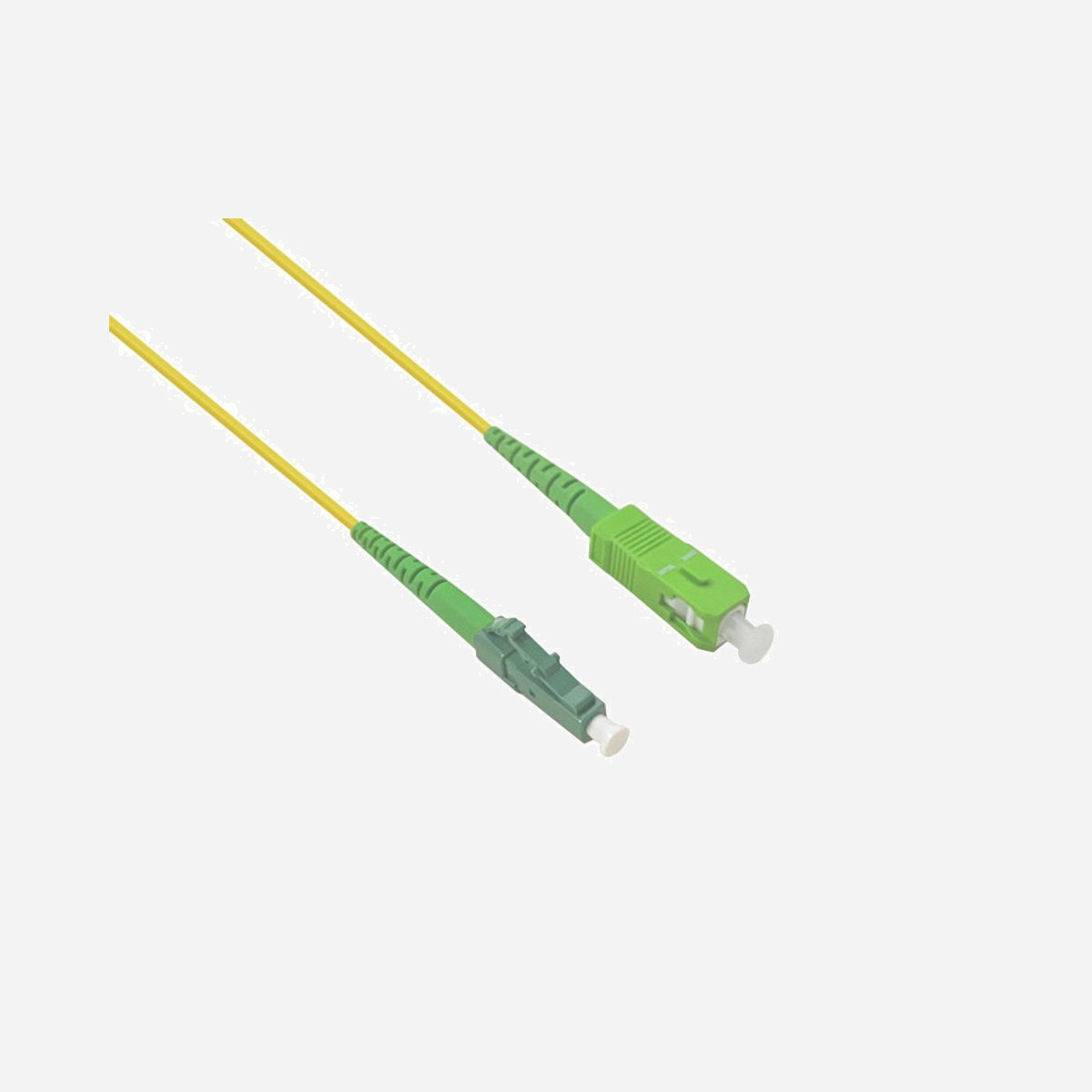 Câble fibre optique Helos 372014 LC/SC 1m OS2 monomode 9µm InfiniBand vert et jaune - Le câble fibre optique Helos 372014 constitue une solution de connectivité professionnelle pour vos infrastructures réseau exigeantes. Conçu avec une fibre monomode OS2 de 9 µm, ce câble d'un mètre garantit des transmissions longue distance avec une atténuation minimale, idéal pour les datacenters, salles serveurs et environnements professionnels nécessitant stabilité et performance. Équipé de connecteurs LC et SC mâles avec polissage APC, ce câble assure une connexion optimale et réduit les pertes par réflexion, critiques dans les applications sensibles. Sa capacité de transfert jusqu'à 100 Gbit/s répond aux besoins des infrastructures modernes, qu'il s'agisse de réseaux de stockage SAN, de liaisons InfiniBand ou d'interconnexions backbone. La fibre OS2 monomode offre une portée étendue sur plusieurs kilomètres, permettant des évolutions futures sans remplacement du câblage. Le diamètre de revêtement standard de 125 µm garantit la compatibilité avec l'ensemble des équipements actifs du marché. Son format compact d'un mètre convient parfaitement aux connexions en baie de brassage, armoires réseau ou entre équipements rapprochés. Le code couleur vert et jaune facilite l'identification visuelle et la gestion du câblage dans des environnements denses. Avec un poids de seulement 13 grammes, ce câble Helos référence 372014 combine robustesse et flexibilité pour une installation aisée, tout en offrant la fiabilité attendue dans les déploiements professionnels critiques.