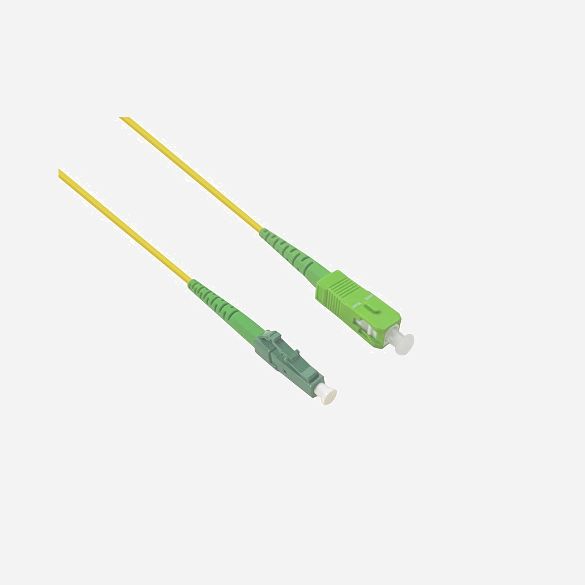 Câble fibre optique Helos 372016 LC/SC 3m monomode 9µm G.657.A2 duplex vert et jaune - Le câble fibre optique Helos 372016 offre une solution de connectivité professionnelle pour vos infrastructures réseau exigeantes. Avec ses connecteurs LC et SC mâles, ce câble duplex de 3 mètres garantit une compatibilité optimale avec vos équipements actifs et vos baies de brassage. Conçu en fibre monomode 9µm conforme à la norme G.657.A2, ce câble assure des performances exceptionnelles pour les transmissions longue distance. Il prend en charge l'ensemble des standards Ethernet, du Fast Ethernet jusqu'au 100 Gigabit Ethernet, avec un taux de transfert maximal de 100 Gbit/s. Ses caractéristiques optiques remarquables incluent une perte d'insertion de seulement 0,3 dB et une perte en retour de 60 dB, garantissant une qualité de signal optimale. La conception duplex avec code couleur vert et jaune facilite l'identification et le repérage dans vos armoires réseau, réduisant les risques d'erreur lors des interventions. Le revêtement LSZH assure une sécurité renforcée en limitant les fumées toxiques et la corrosion en cas d'incendie, un atout majeur pour les environnements sensibles. Certifié REACH et RoHS, ce câble répond aux exigences environnementales européennes. Sa conception Plug and Play permet une installation immédiate sans configuration particulière. Les connecteurs en vitrocéramique garantissent une durabilité accrue et une résistance aux contraintes mécaniques. Idéal pour les datacenters, les salles serveurs et les installations professionnelles nécessitant fiabilité et performances réseau élevées.