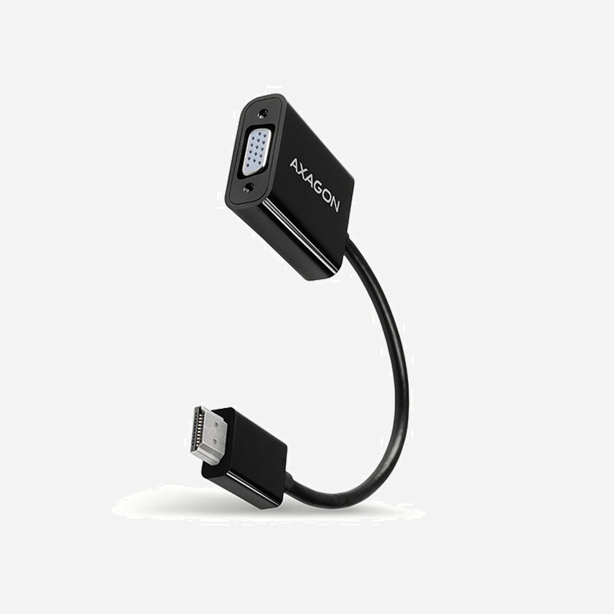 Adaptateur Axagon RVH-VGN HDMI Type A vers VGA D-Sub 0,15m avec conversion signal numérique-analogique noir - L'adaptateur Axagon RVH-VGN constitue la solution idéale pour connecter vos équipements modernes dotés de sorties HDMI à des écrans, projecteurs ou moniteurs équipés uniquement d'entrées VGA. Cette passerelle technologique s'avère indispensable dans les environnements professionnels où coexistent matériels récents et anciens. Grâce à sa puce de conversion active intégrée, cet adaptateur transforme efficacement le signal numérique HDMI en signal analogique VGA, garantissant une compatibilité totale avec vos équipements existants. Compatible avec les ordinateurs sous Windows, macOS et Linux, il fonctionne en Plug and Play sans nécessiter l'installation de pilotes supplémentaires. La qualité d'affichage reste optimale avec une résolution maximale de 1920 x 1200 pixels à 60 Hz, couvrant l'ensemble des formats standards du VGA au Full HD 1080p. Le support HDCP 1.4 assure la protection des contenus numériques lors de la transmission. Son format compact de 15 cm et son poids plume de 27 grammes facilitent le transport et l'utilisation en mobilité, notamment pour les présentations professionnelles. Les connecteurs droits mâle HDMI Type A et femelle VGA D-Sub garantissent une connexion stable et fiable. Certifié CE et RoHS, cet adaptateur répond aux normes européennes de sécurité et environnementales. Sa conception robuste assure une utilisation durable dans des conditions d'exploitation de 0 à 40°C, parfaitement adaptée aux environnements de bureau, salles de réunion et espaces de formation.