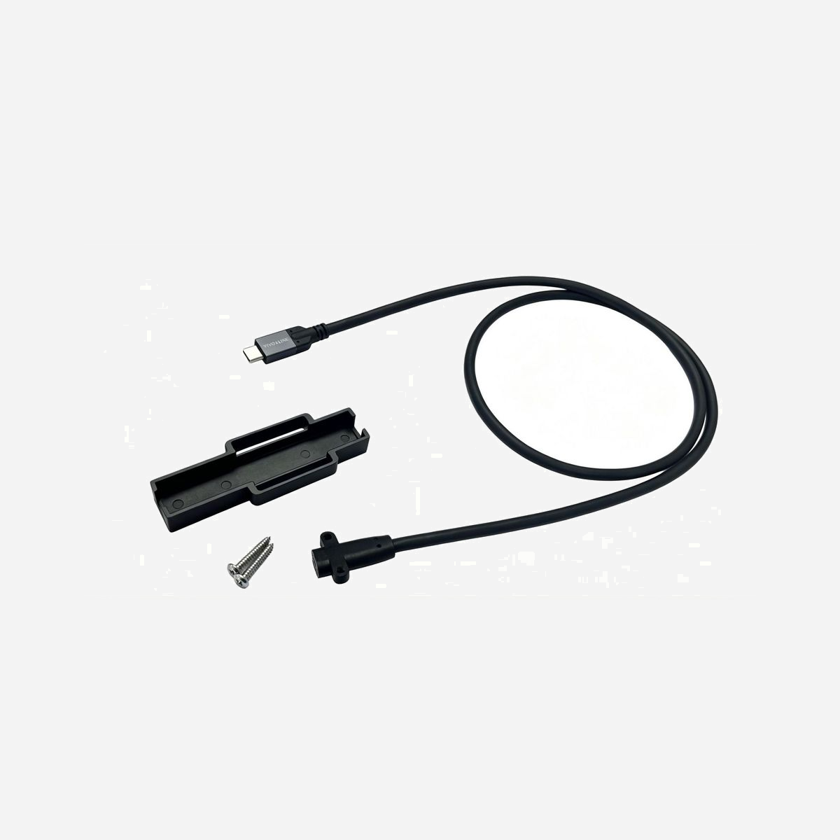 Câble Vivolink PROUSBCMF1.5-LM USB-C mâle vers femelle 1.5m USB 3.2 Gen 2 20Gbps 100W DisplayPort Alt Mode noir - Le câble Vivolink PROUSBCMF1.5-LM répond aux exigences des environnements professionnels où la connectivité USB-C doit allier performance et protection. Conçu comme solution Last Meter Guard, ce câble d'extension de 1,5 mètre s'intègre parfaitement dans les salles de réunion et espaces collaboratifs. Son principal atout réside dans sa fonction de protection : en servant d'interface entre vos équipements et les câbles optiques Vivolink installés à demeure, il préserve ces derniers de l'usure quotidienne. Le support métallique fourni assure une protection complète des embouts lorsque le câble n'est pas utilisé, prolongeant ainsi la durée de vie de votre infrastructure. Sur le plan technique, ce câble USB-C complet ne fait aucun compromis. Il prend en charge l'USB 3.2 Gen 2 avec des débits jusqu'à 20 Gbps, permettant le transfert rapide de fichiers volumineux. La capacité de délivrance de 100 watts autorise la charge d'ordinateurs portables, tablettes et smartphones directement via ce câble. Le support du DisplayPort Alt Mode et DP1.4 garantit la transmission vidéo haute définition, idéale pour connecter des écrans externes ou des systèmes de visioconférence. Les connecteurs USB-C réversibles facilitent les branchements rapides en réunion, tandis que les contacts plaqués or et les conducteurs en cuivre AWG 28 assurent une transmission stable et durable. Cette solution convient particulièrement aux entreprises souhaitant standardiser leur infrastructure USB-C tout en protégeant leurs investissements en câblage optique.