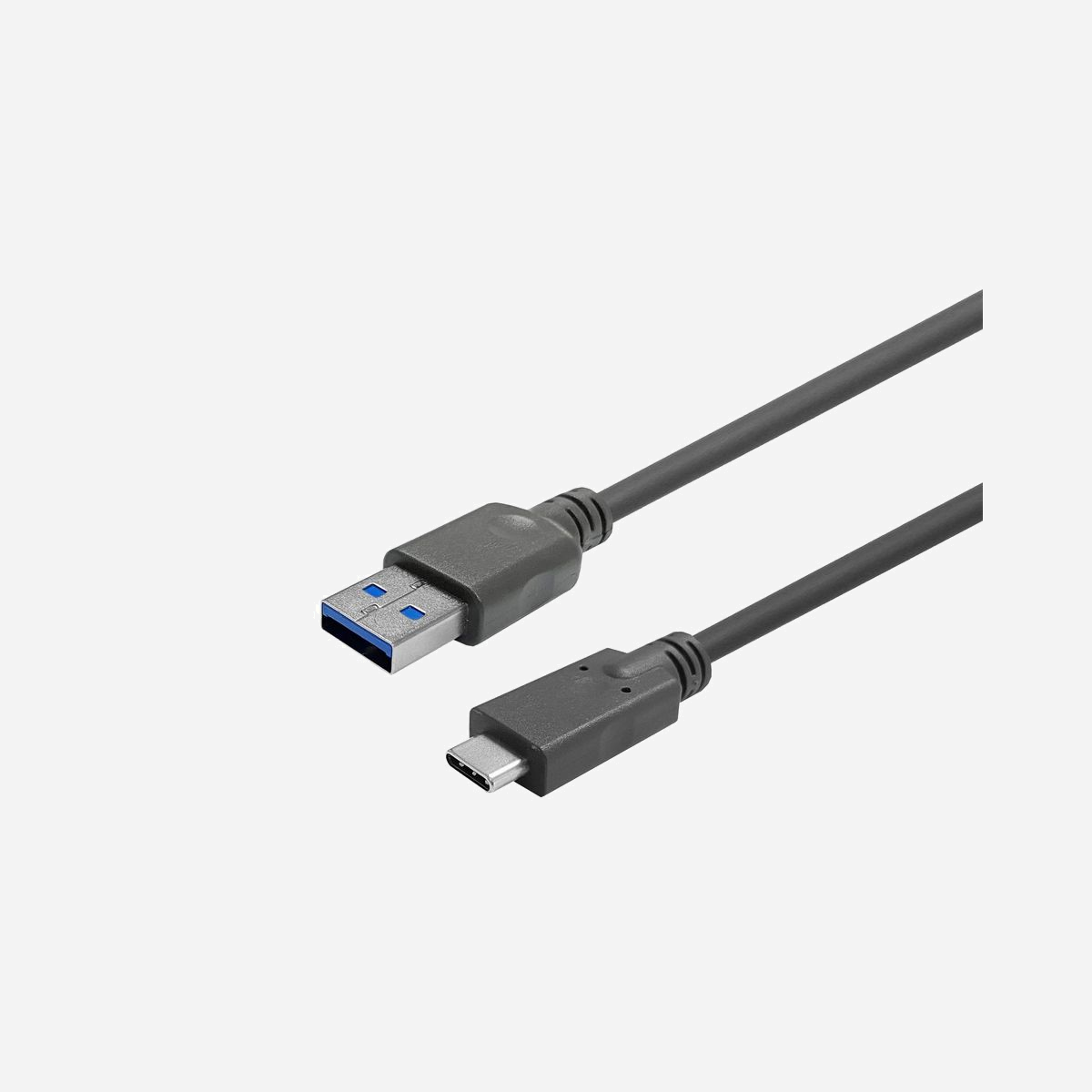 Câble USB Vivolink PROUSBCAMM7.5 USB-C vers USB-A 7.5m USB 3.2 Gen 1 pour caméras et équipements de conférence noir - Le câble Vivolink PROUSBCAMM7.5 répond aux exigences des environnements professionnels équipés de solutions de visioconférence modernes. Avec ses 7,5 mètres de longueur, il offre la flexibilité nécessaire pour connecter caméras, barres vidéo et équipements de conférence USB-C aux ordinateurs ou hubs USB-A, même dans les grandes salles de réunion. Son convertisseur intégré assure une compatibilité bidirectionnelle USB 3.0 et USB 2.0, garantissant une connexion fiable avec vos équipements existants. Le débit de transfert jusqu'à 5 Gbit/s permet une transmission fluide des flux vidéo haute définition, essentielle pour des réunions à distance de qualité professionnelle. Spécialement conçu pour les produits Logitech et autres équipements de conférence professionnels, ce câble élimine les problèmes de compatibilité fréquents lors du déploiement de salles de réunion. La norme USB 3.2 Gen 1 assure une bande passante suffisante pour les caméras 4K et les périphériques audio avancés. Sa construction robuste et sa longueur généreuse facilitent l'installation dans des configurations variées, que l'ordinateur soit placé sous la table, dans un rack technique ou à distance du dispositif de capture. Le câble supporte également l'alimentation USB, réduisant le nombre de câbles nécessaires pour certains équipements. Une solution professionnelle qui simplifie le câblage de vos espaces collaboratifs tout en garantissant performances et fiabilité au quotidien.